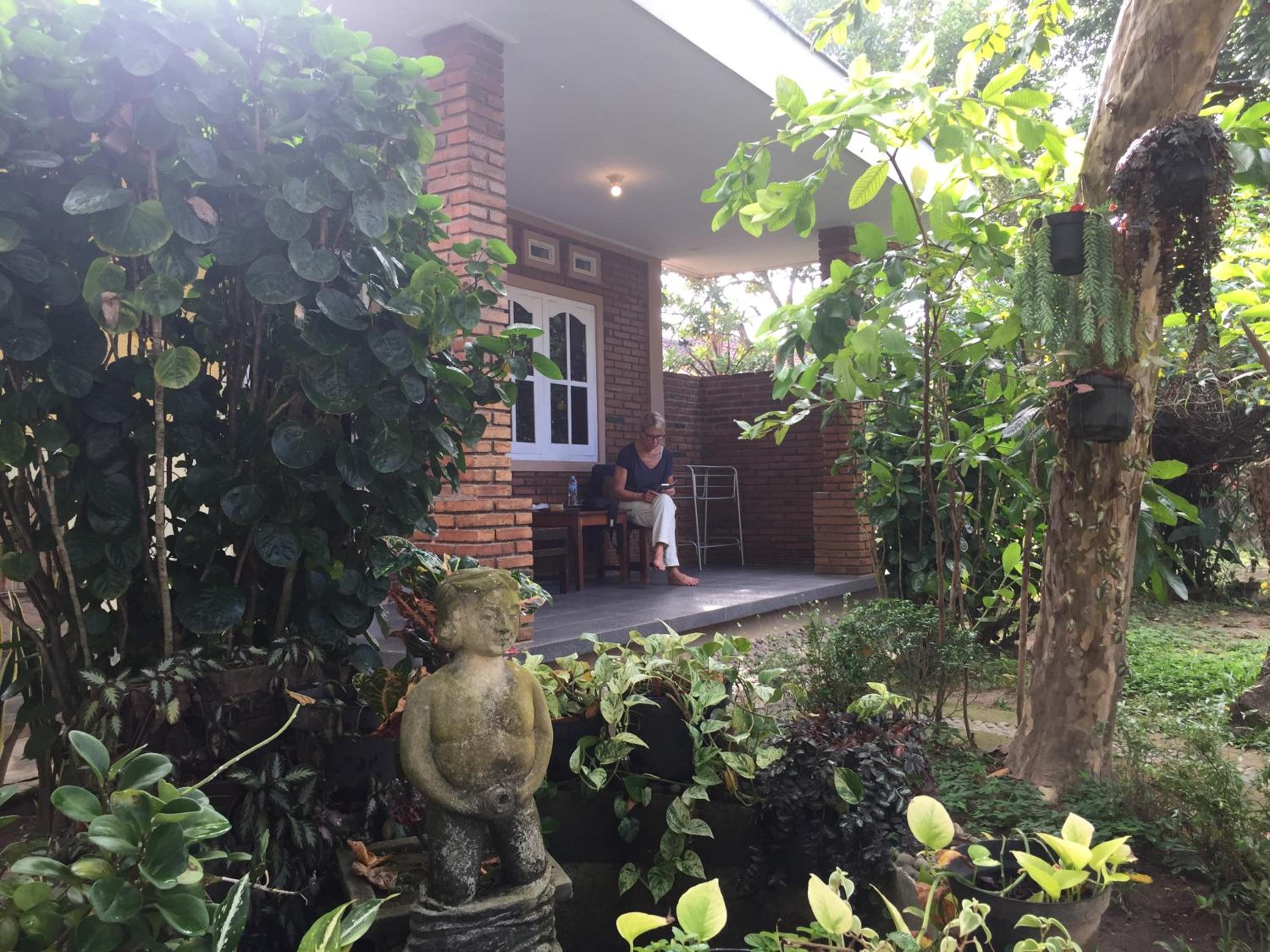 Standard Double Room with Garden View - Photo 9