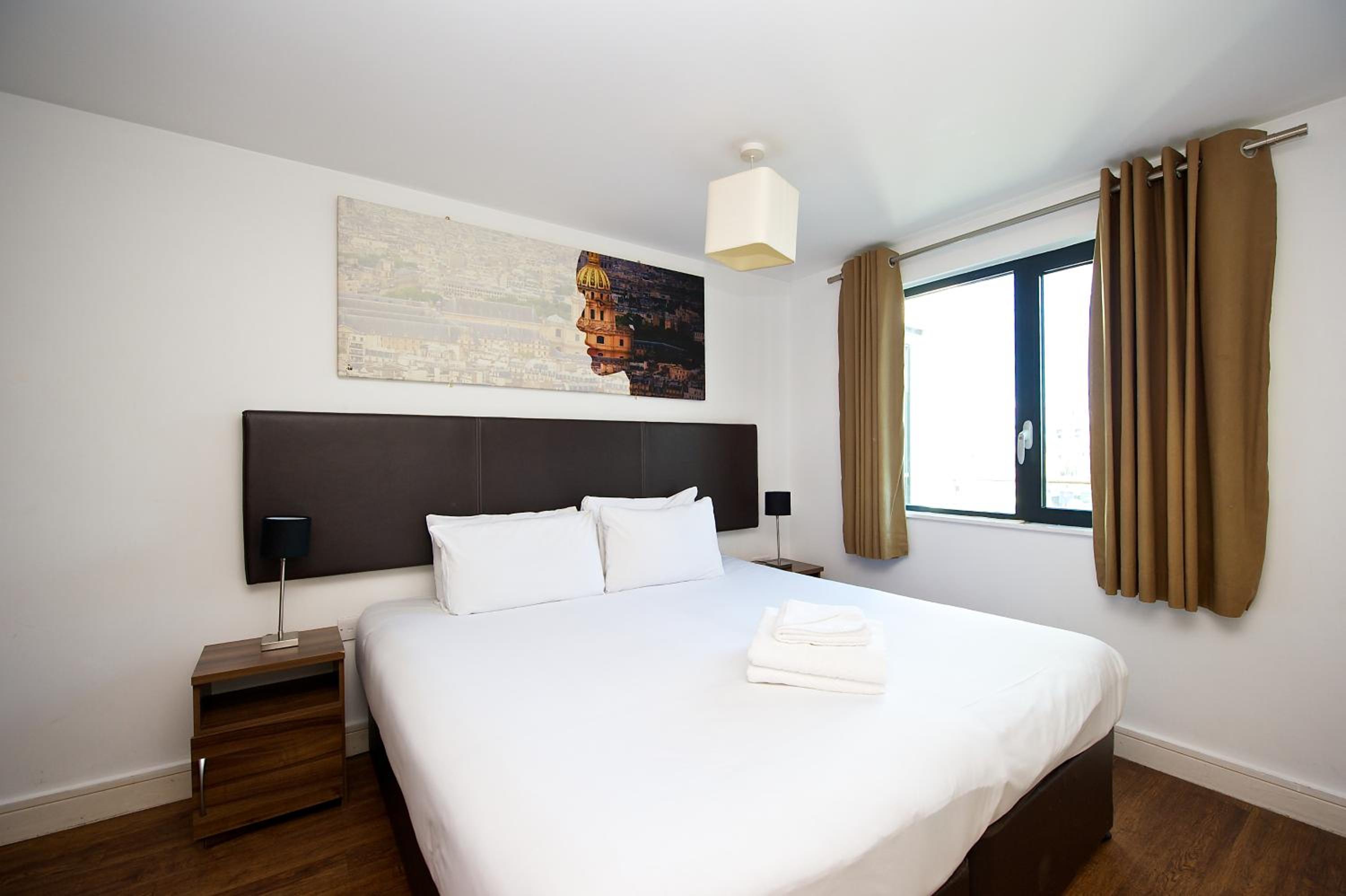 One-Bedroom Apartment - Photo 1