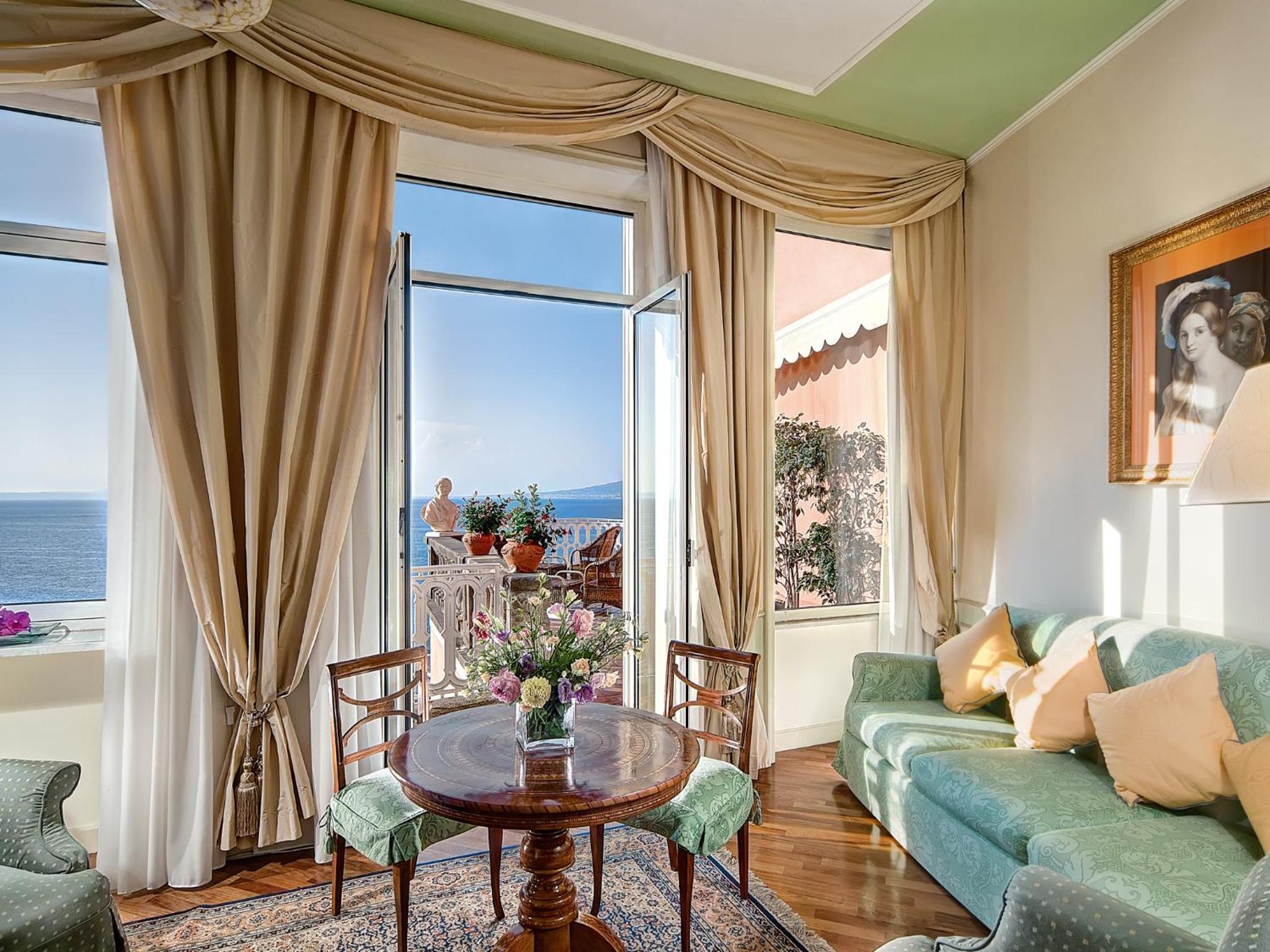 Junior Suite Deluxe with Sea View - Photo 6