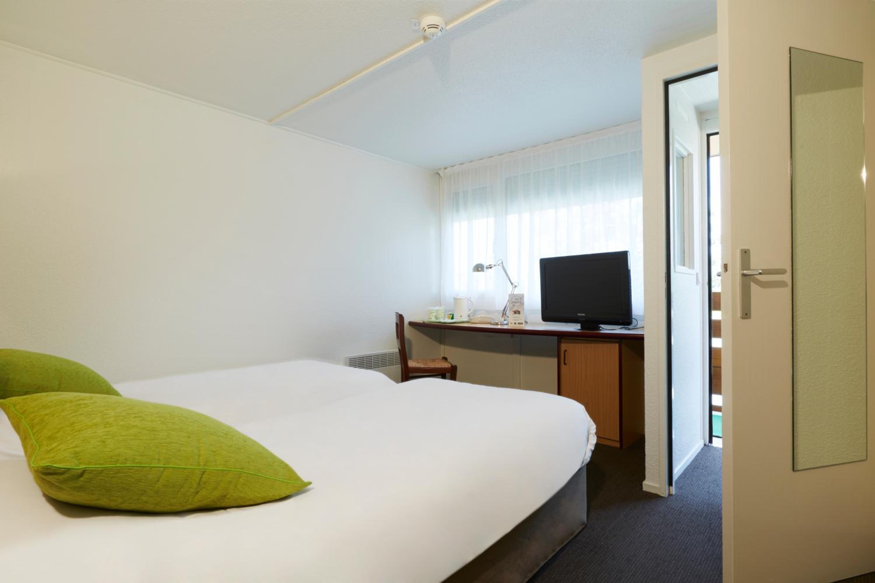 Twin Room - Photo 5