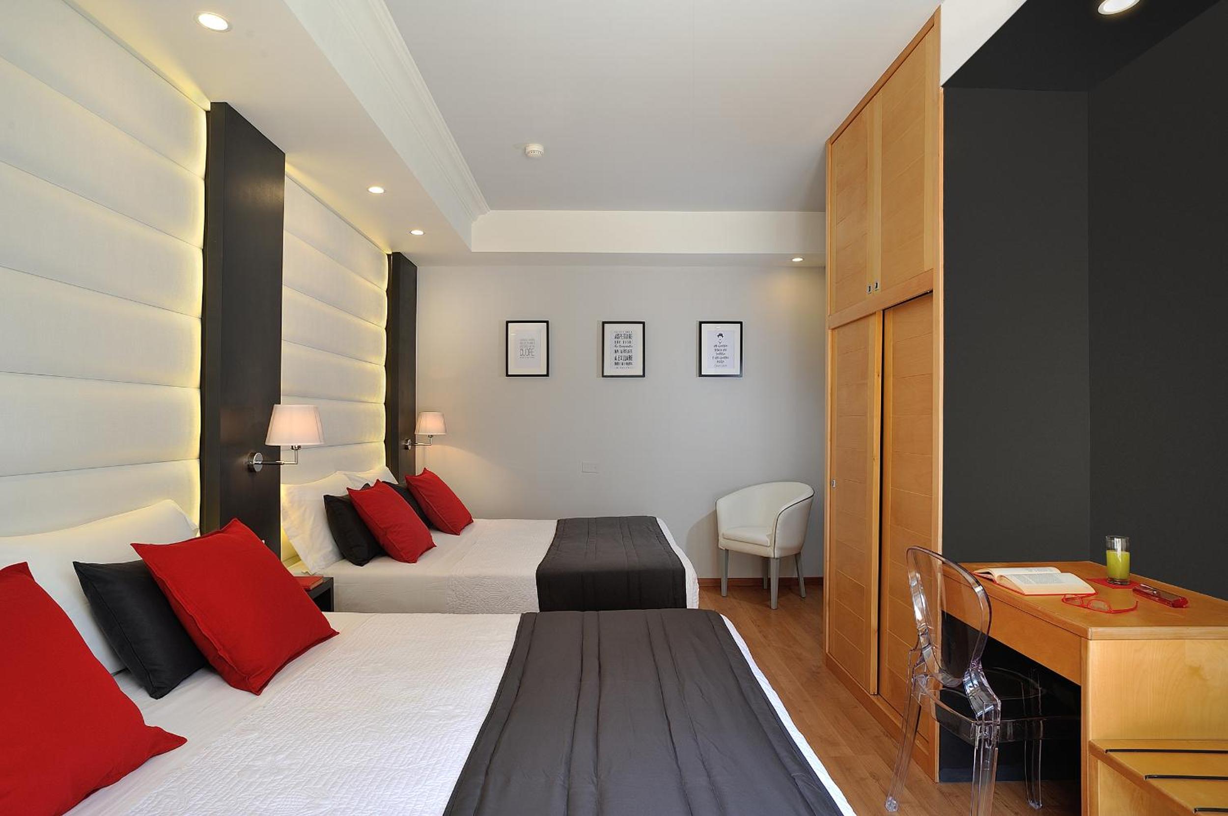 Deluxe Quadruple Room - Photo 1