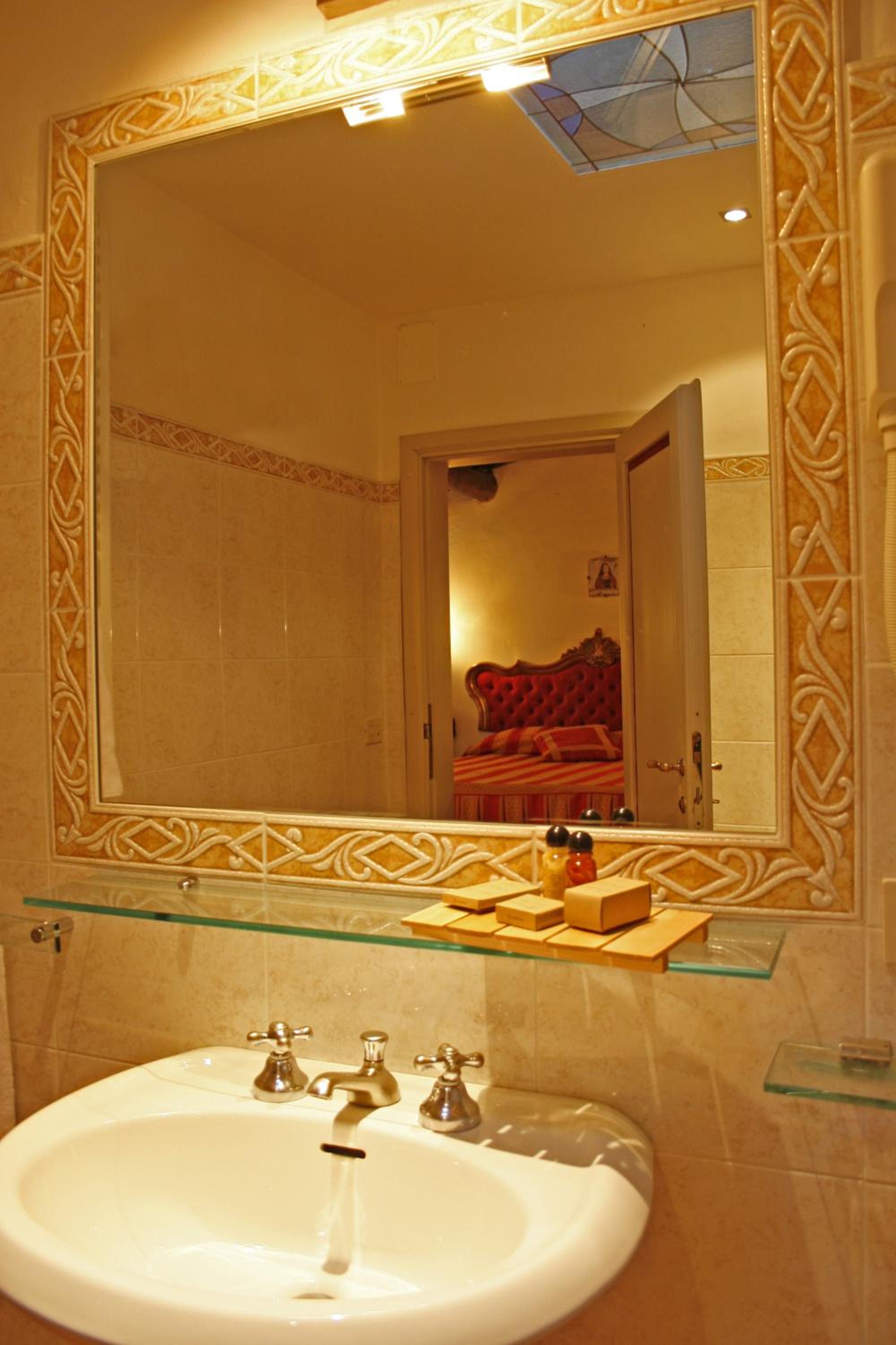 Double Room - Photo 4