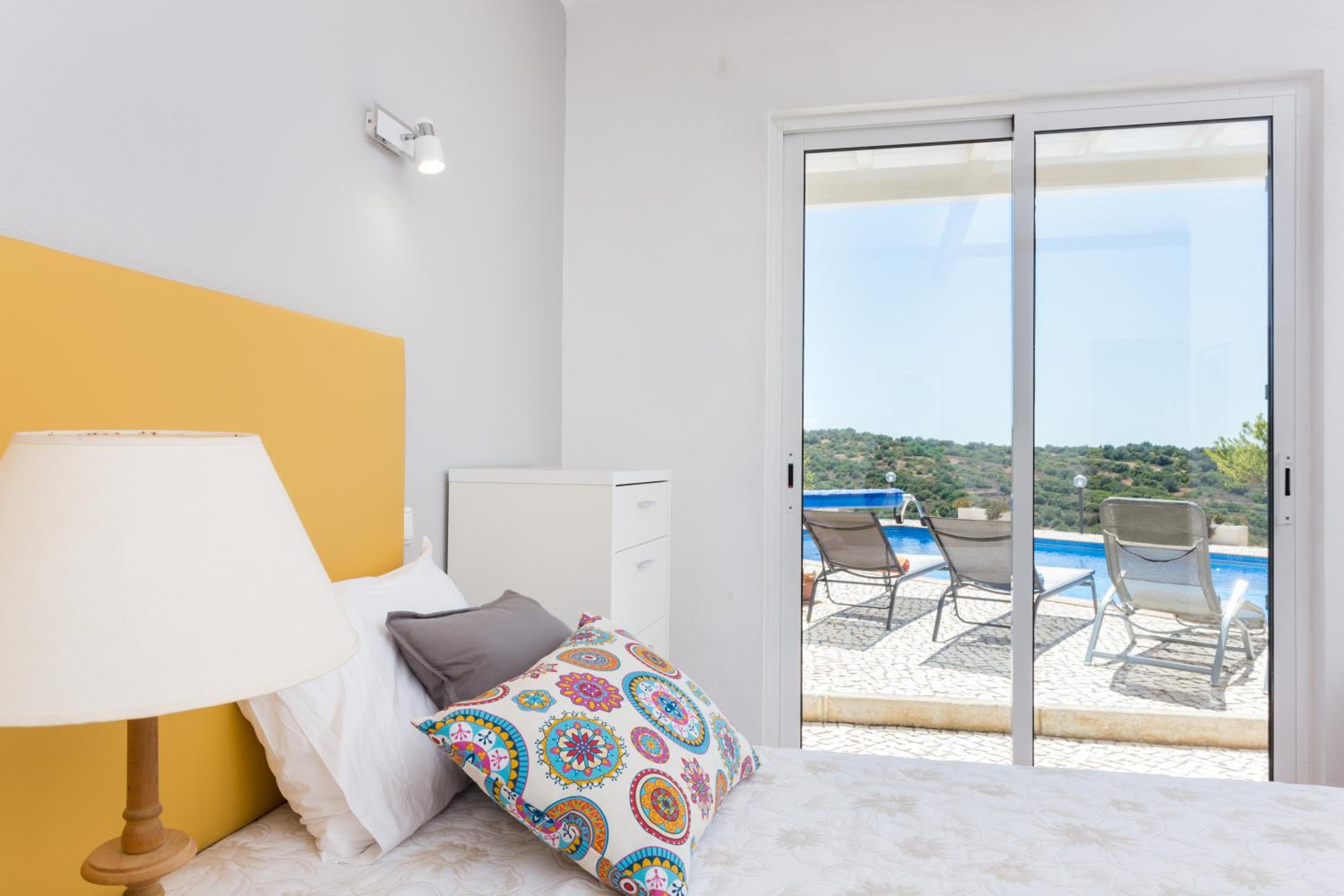 Deluxe Double or Twin Room with Pool View photo 3