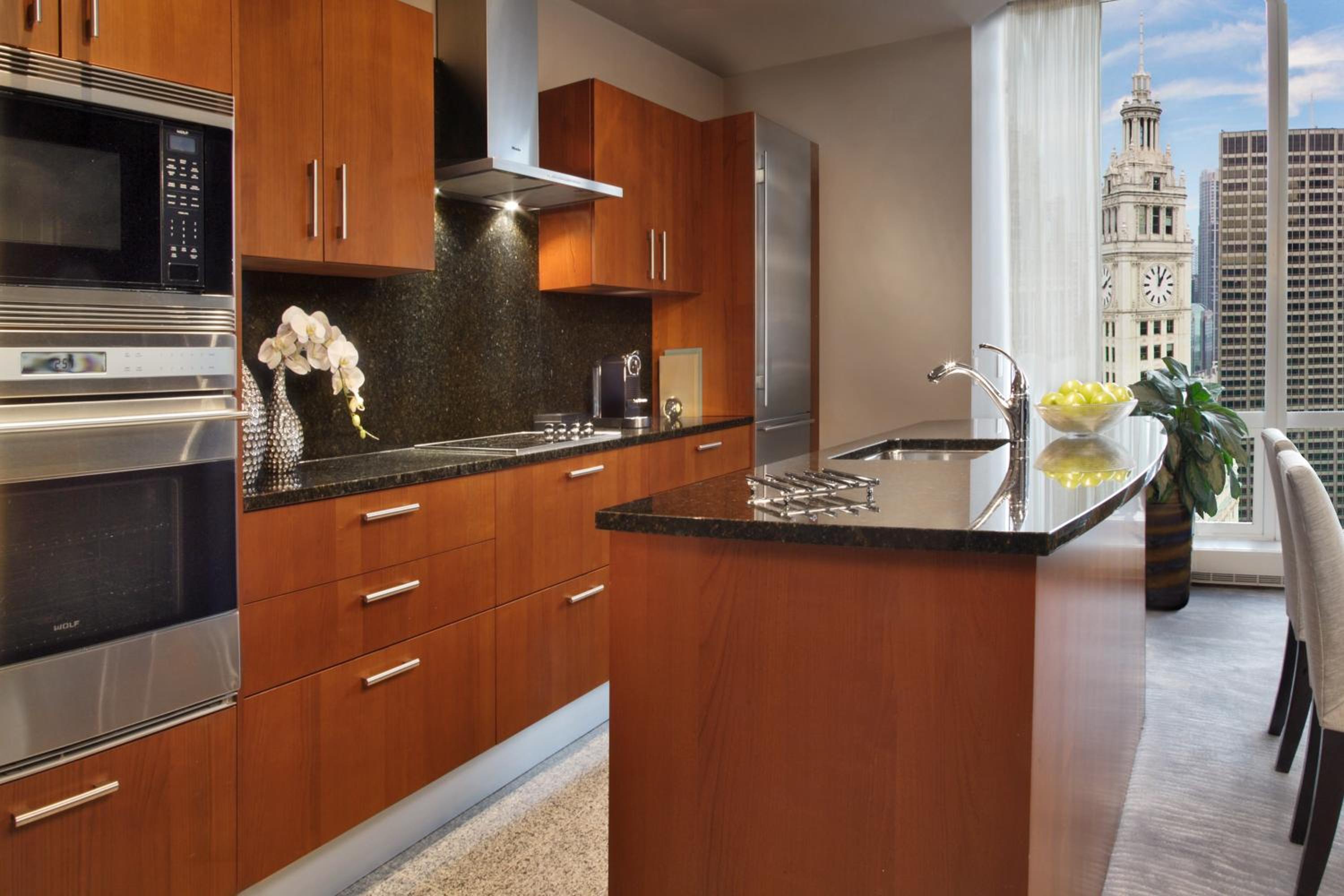 Premium Suite With Lake View thumbnail 6