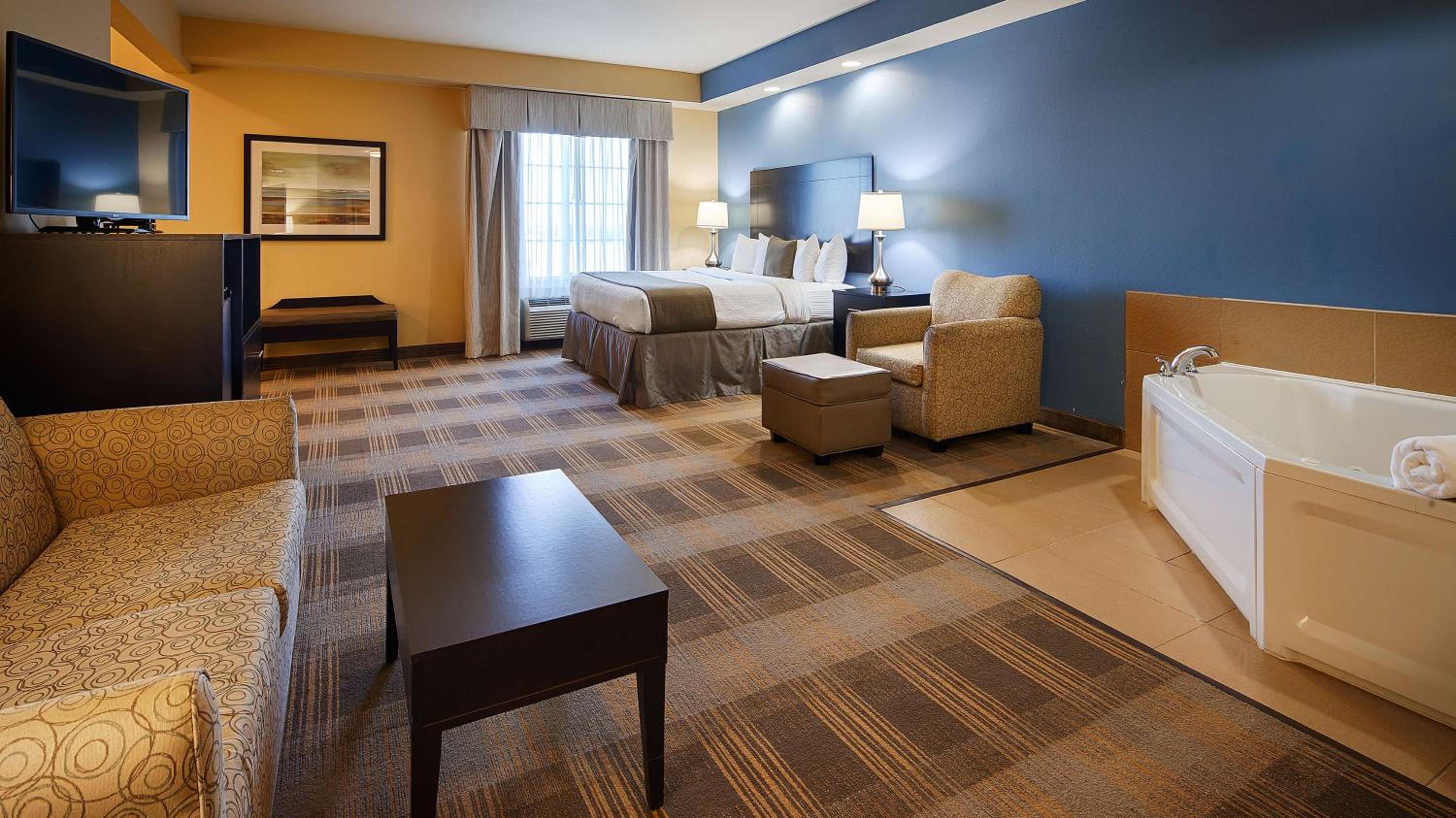 King Room with Spa Bath - Disability Access/Hearing Access/Non-Smoking photo 1