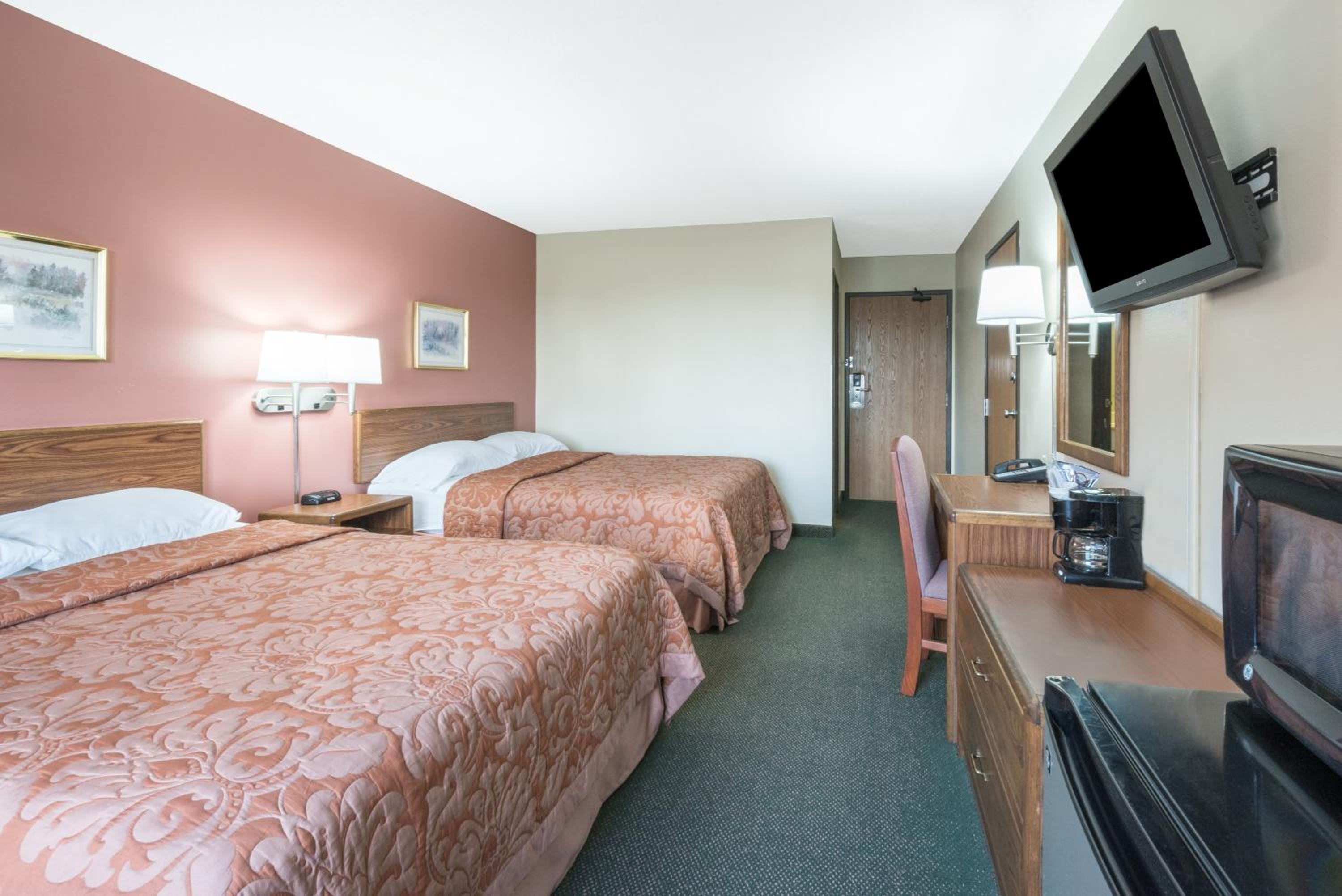 Queen Room with Two Queen Beds - Non-Smoking photo 1