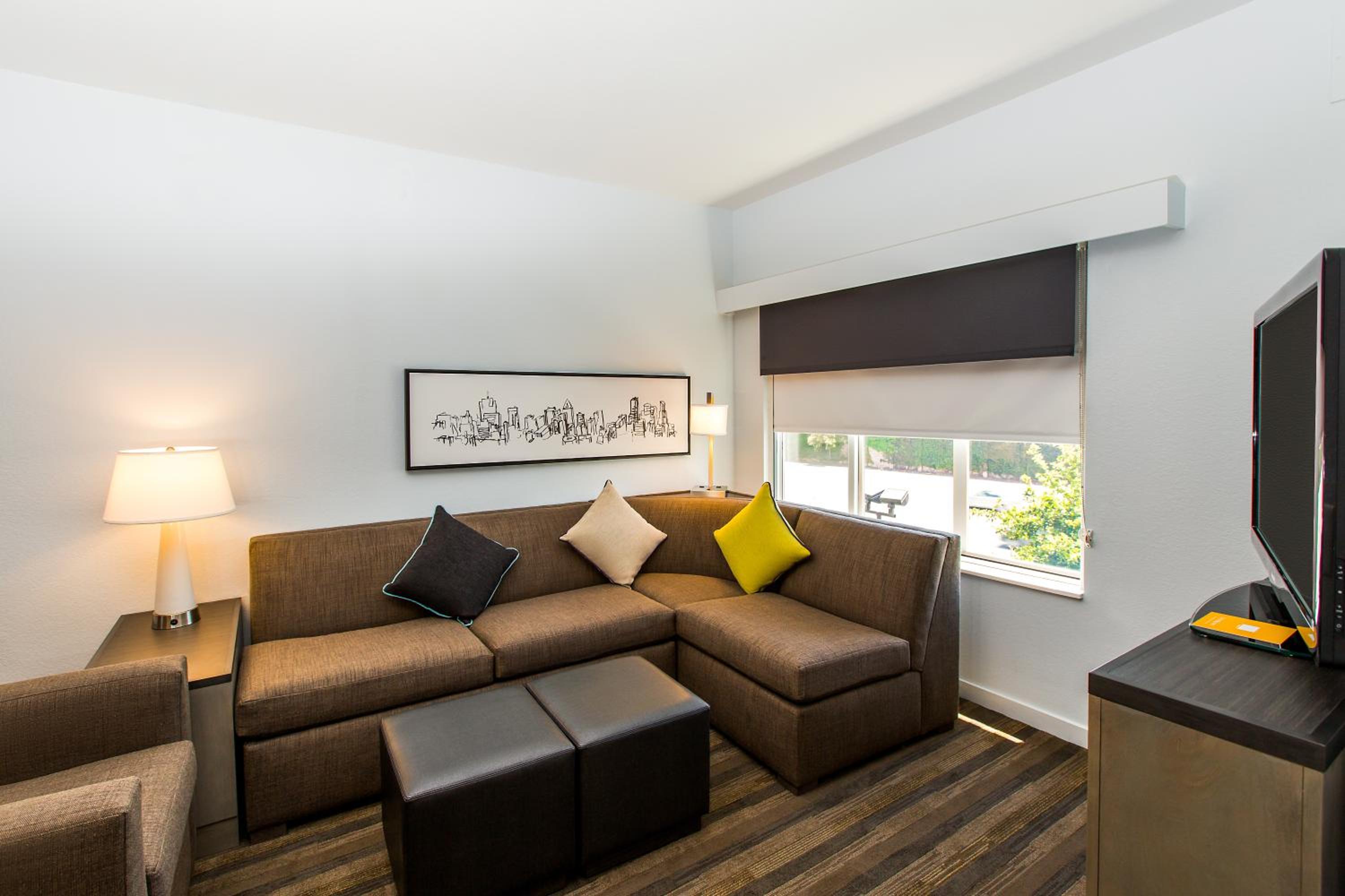 One-Bedroom King Suite with Sofa Bed - Photo 4