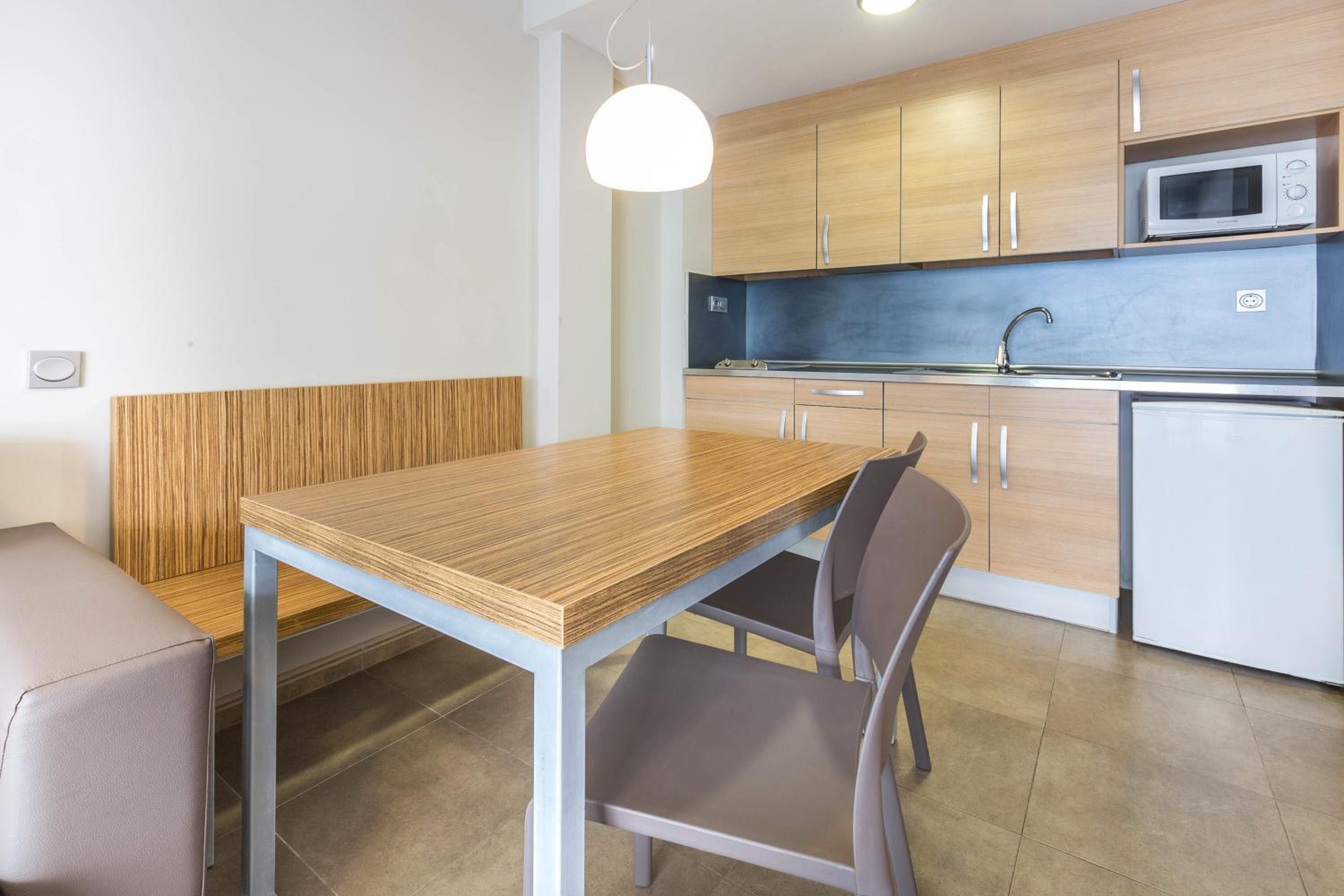 Apartment with Terrace photo 3