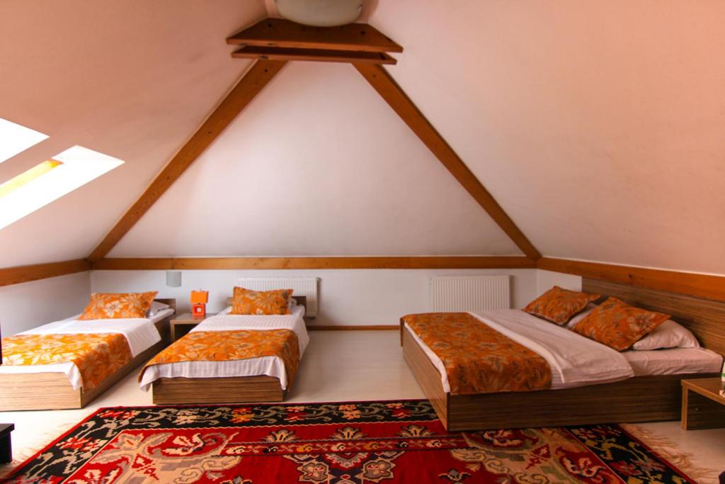 Quadruple Room - Photo 3