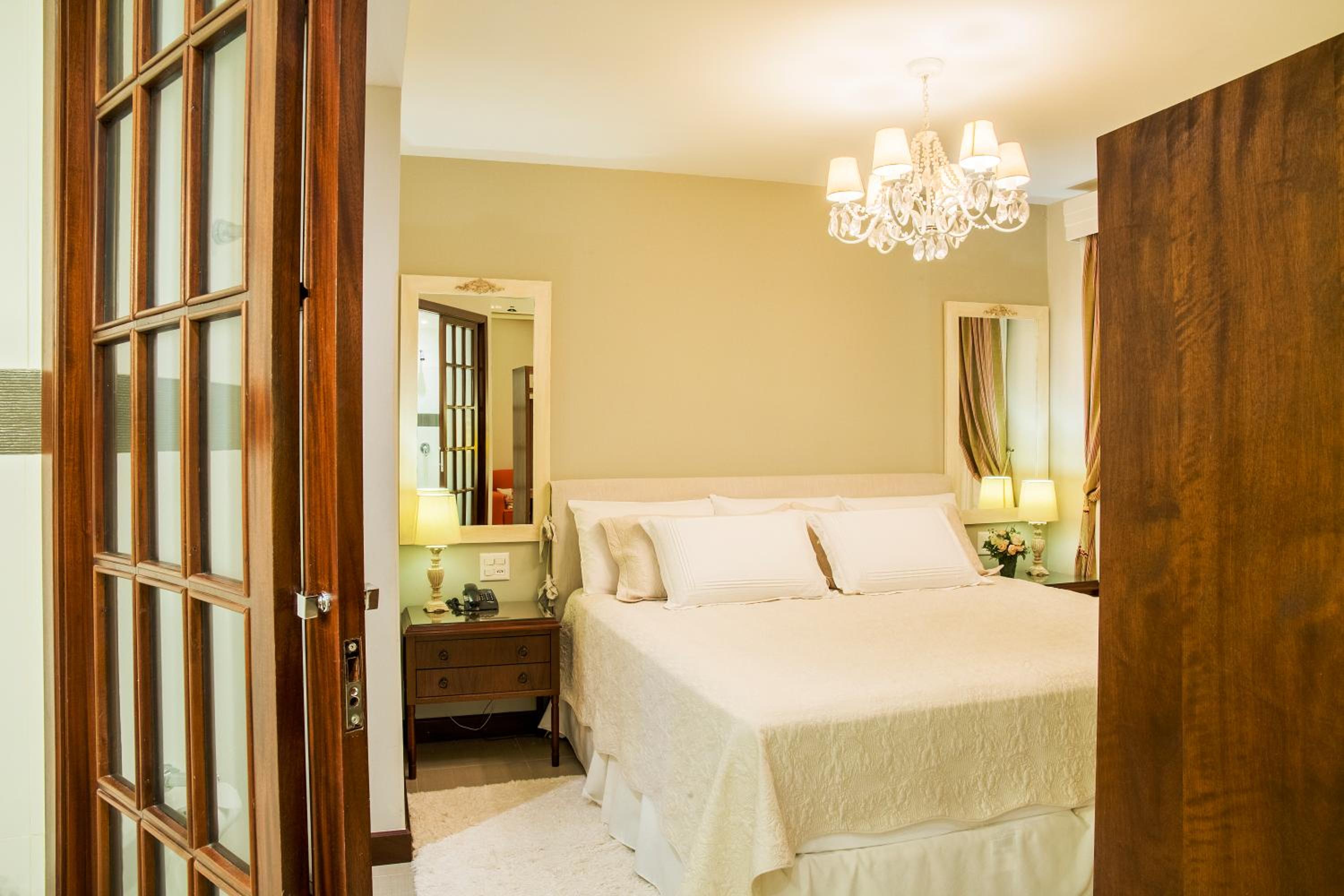 Master Suite with Spa Bath (2 adults) photo 1