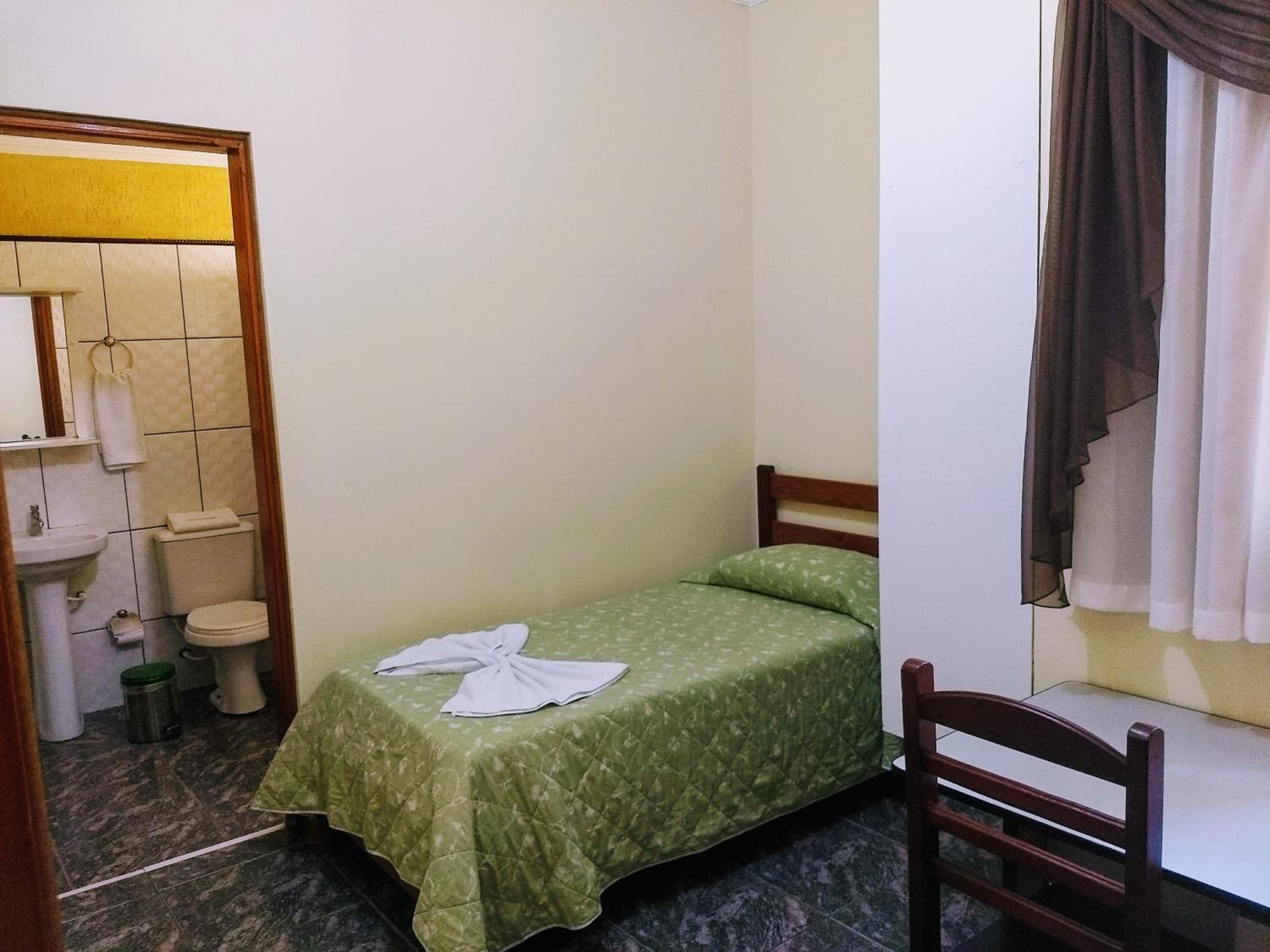Single Room with Bathroom photo 3