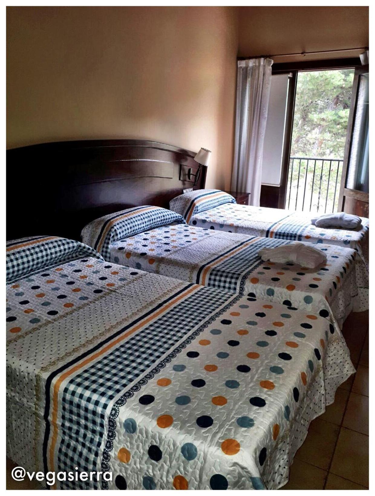 Triple Room (2 Adults + 1 Child) photo 2