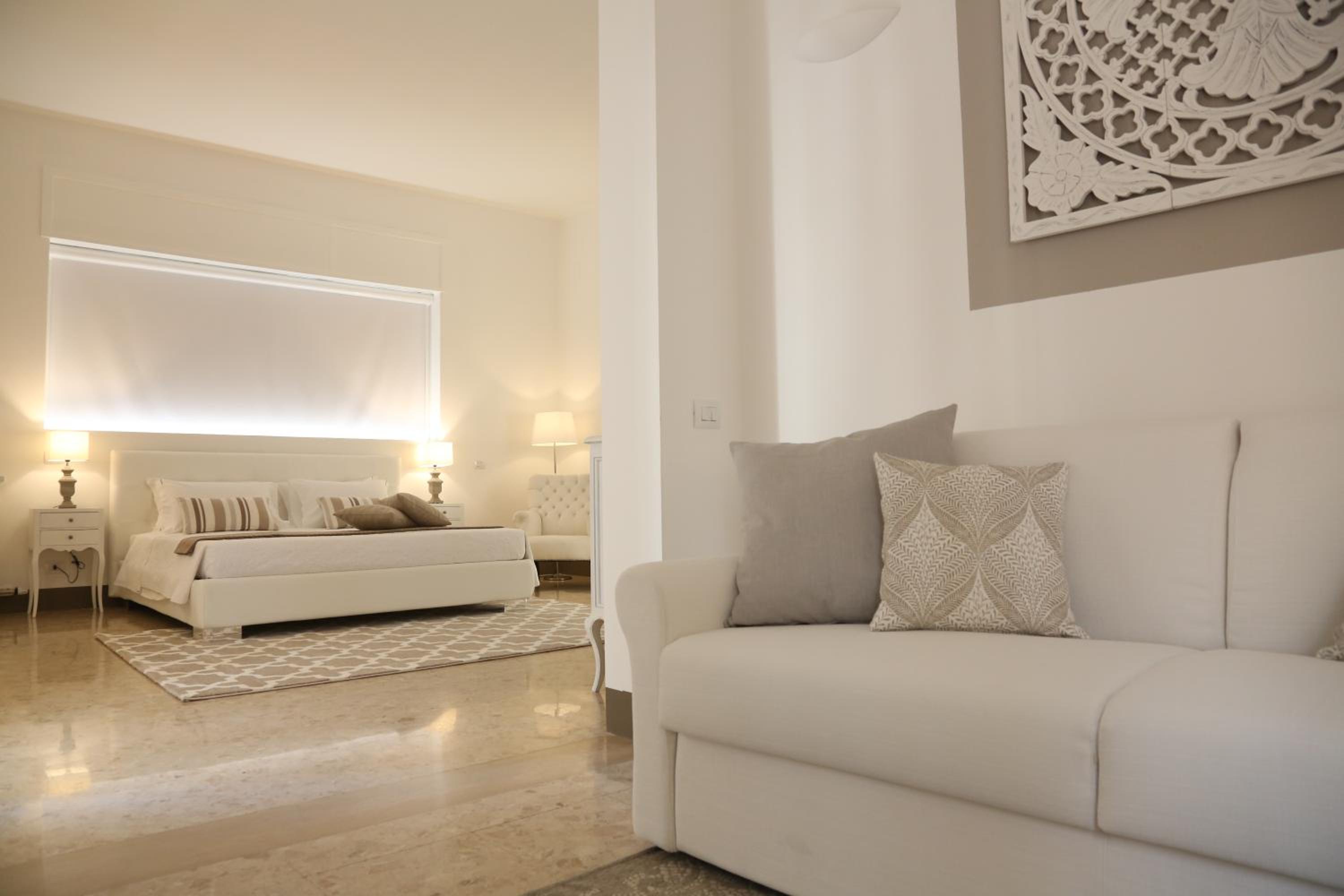 Large Double Room with Balcony photo 2