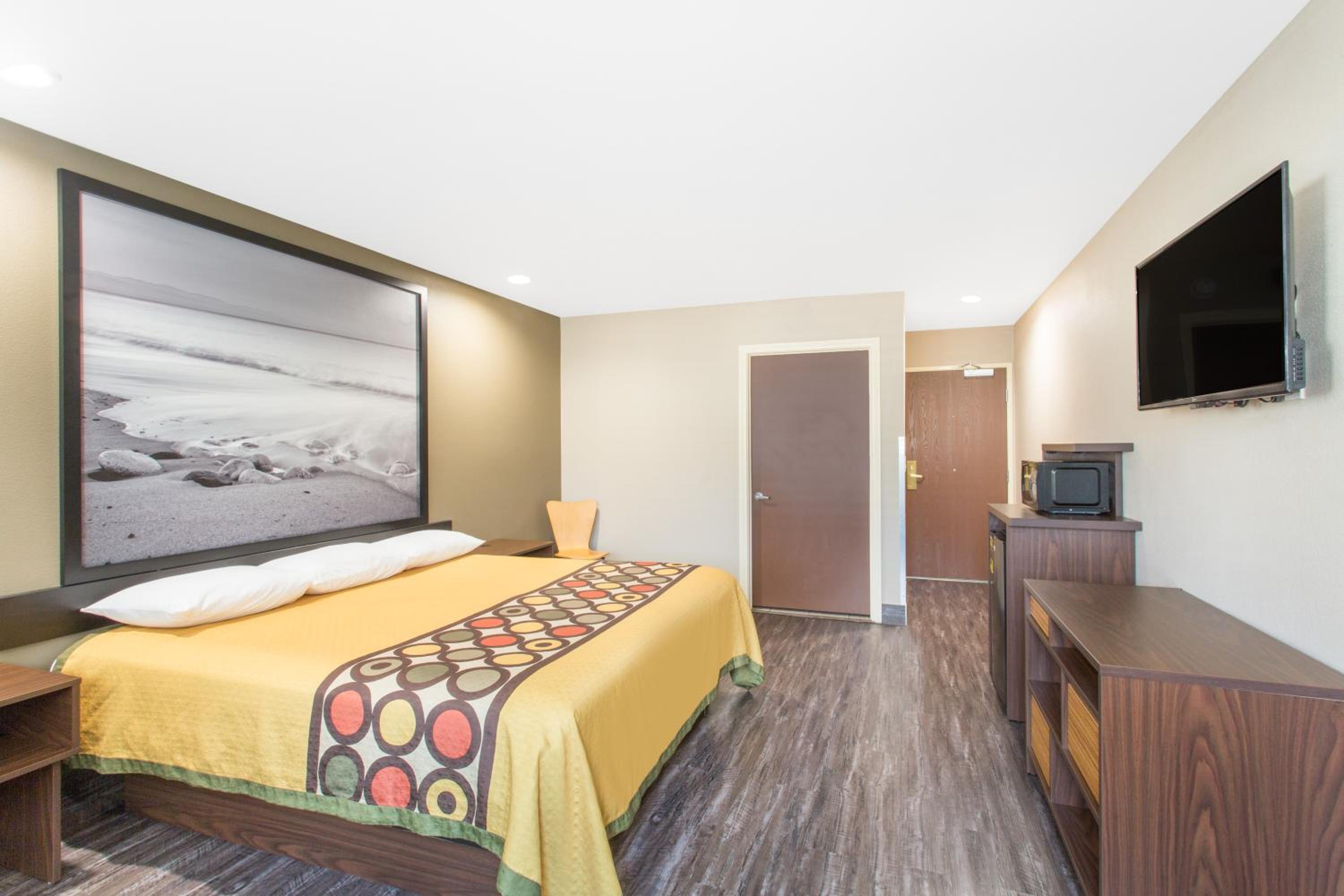 King Room - Mobility Access/Non-Smoking photo 1
