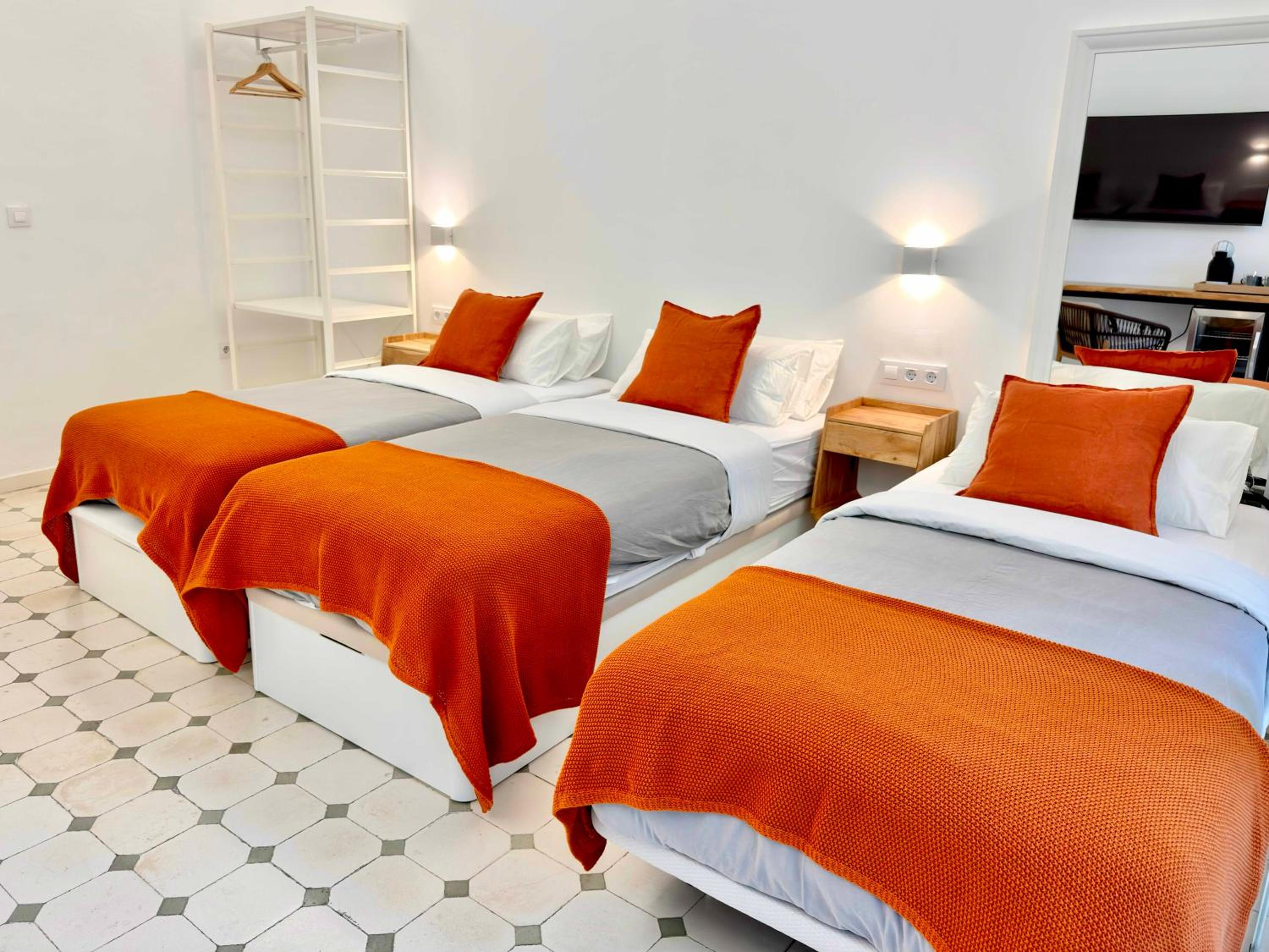 Triple Room with Private Bathroom photo 3