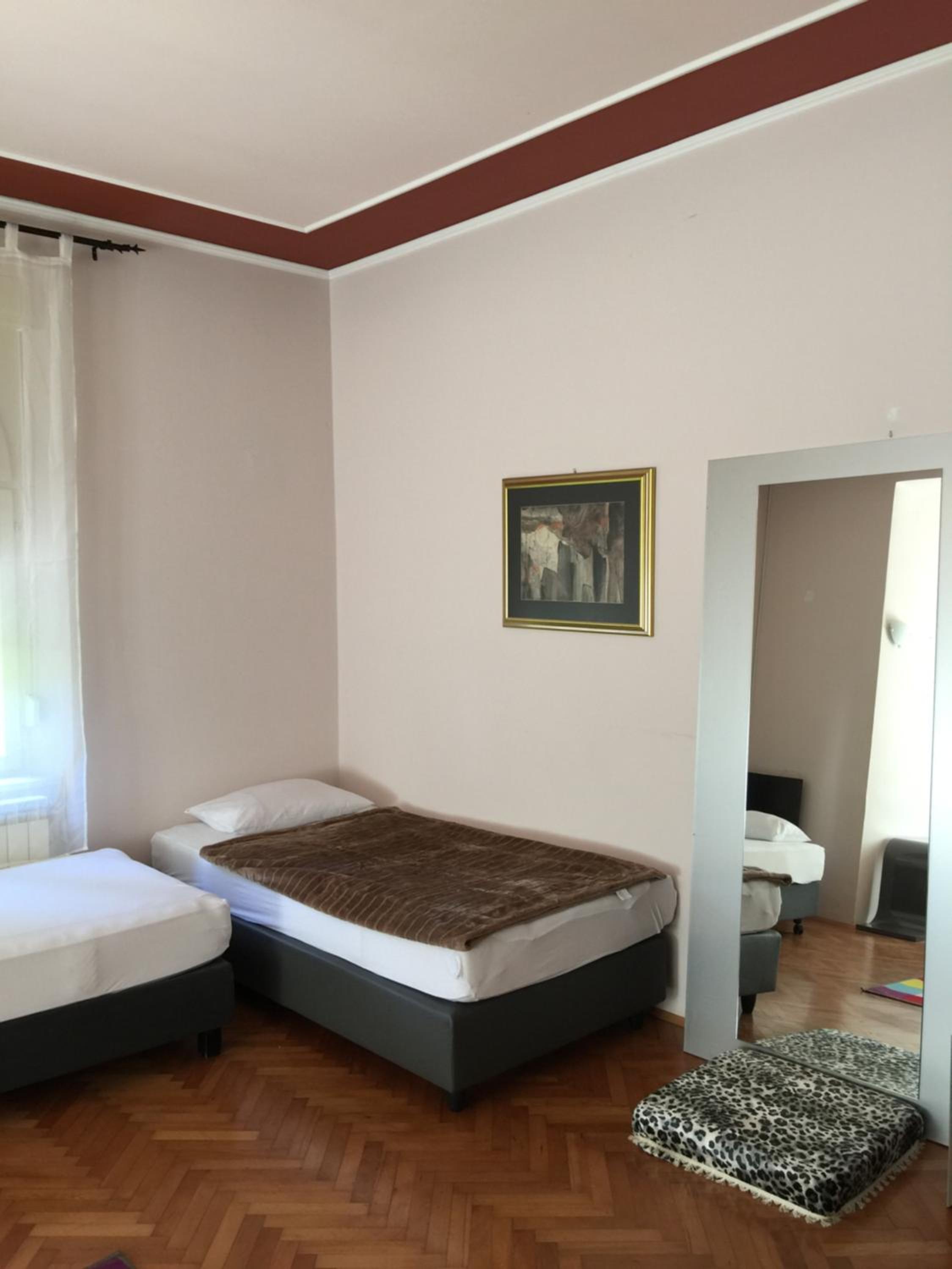 Double Room with Shared Bathroom photo 2
