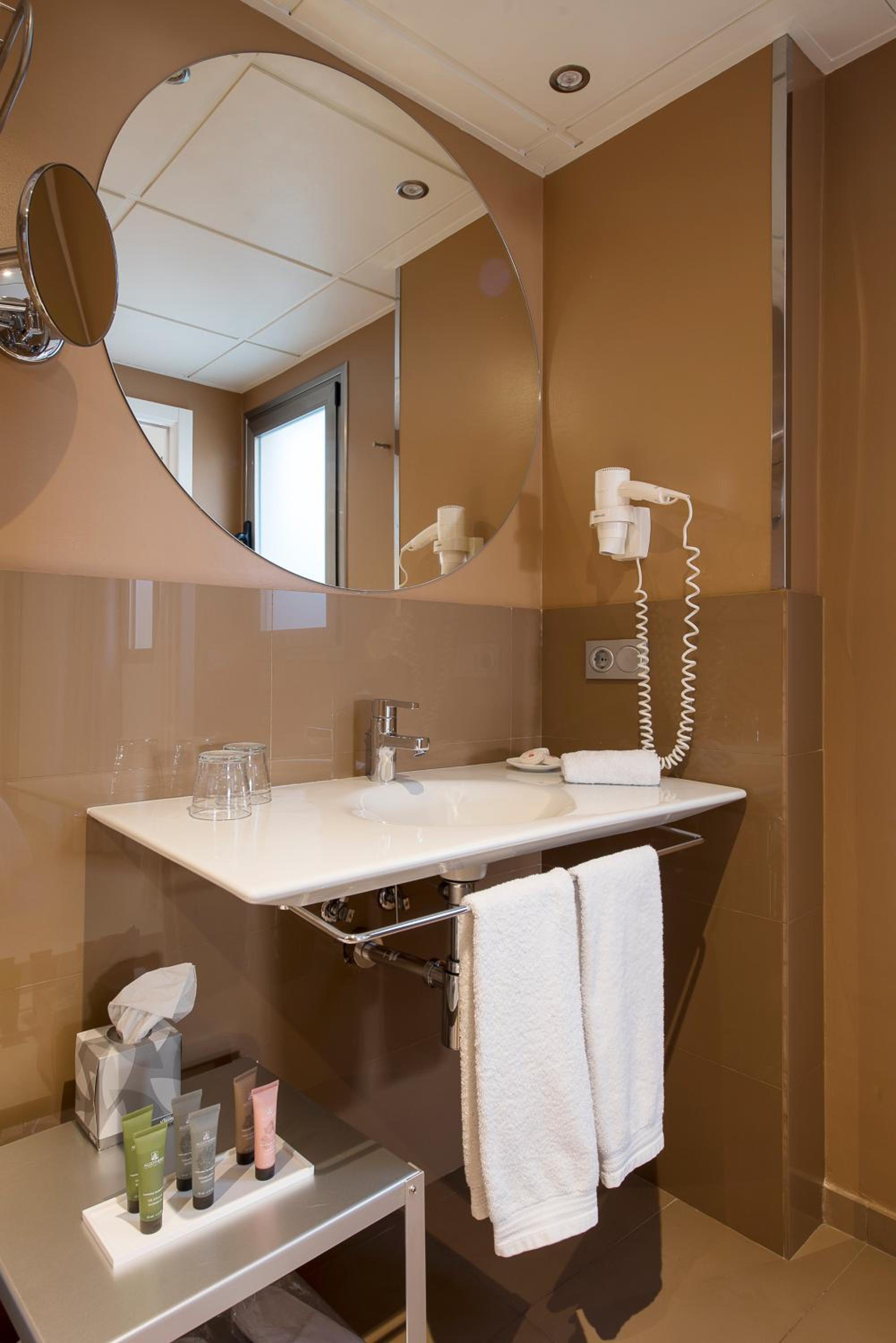 Deluxe Double Or Twin Room photo 2