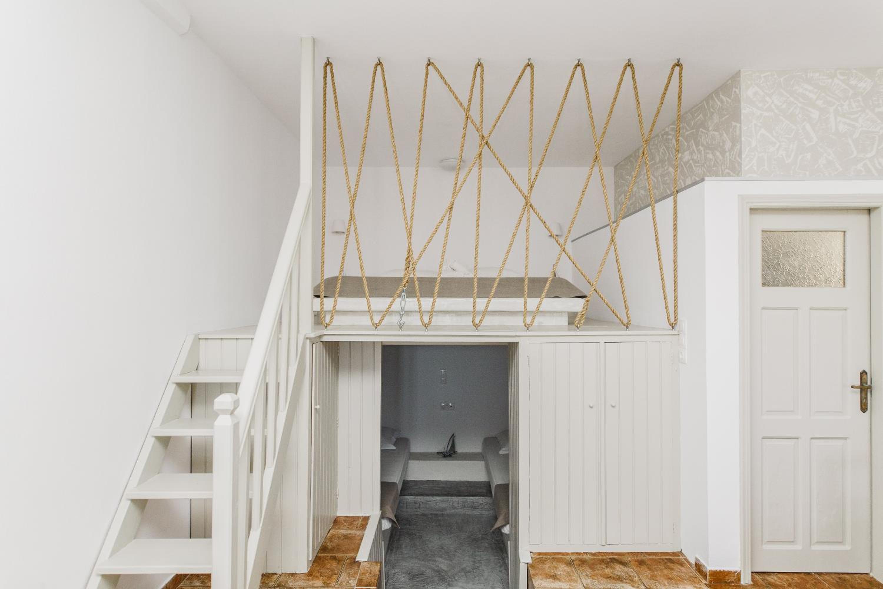 Family Studio - Photo 1