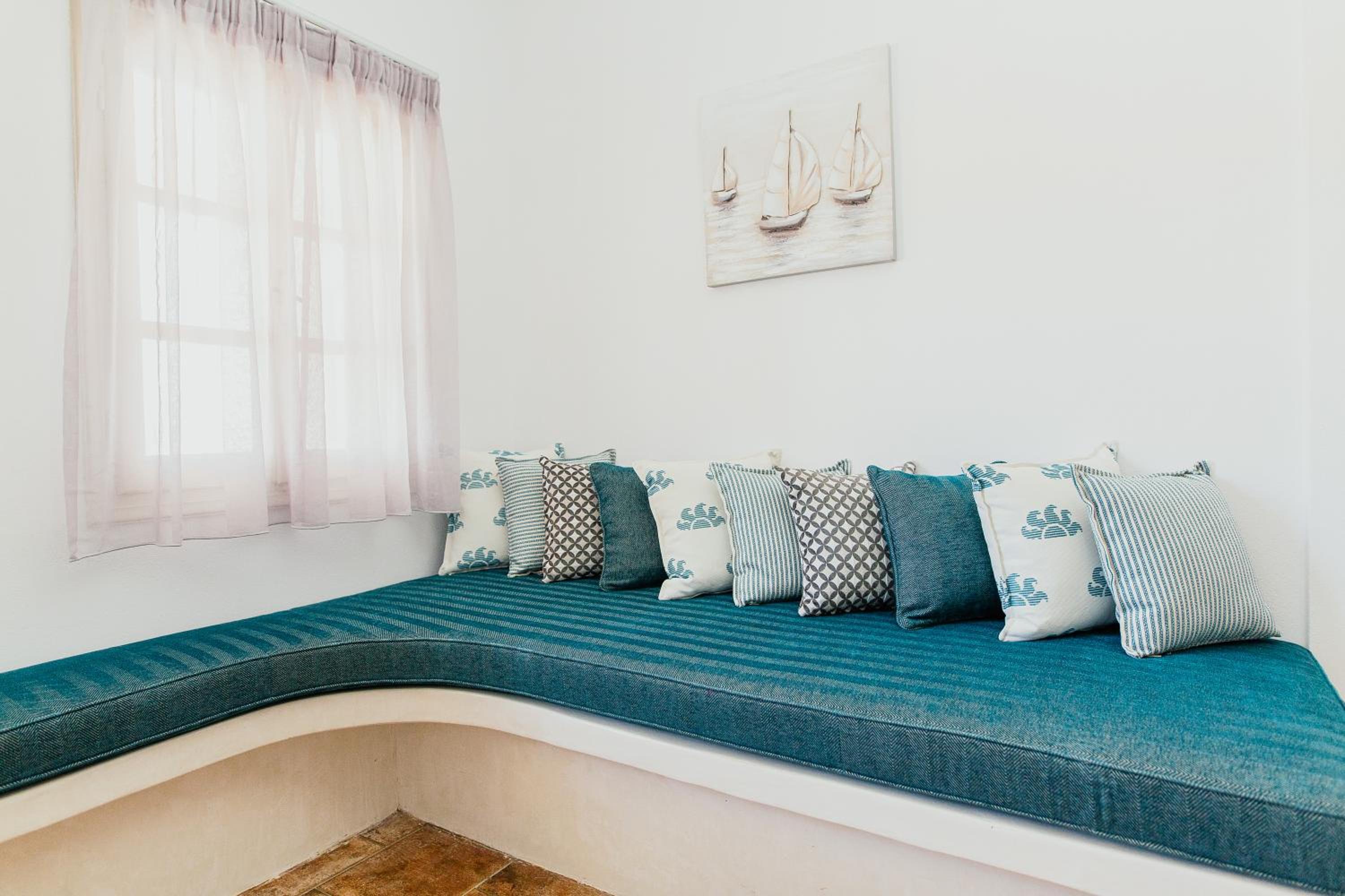 Family Studio - Photo 15