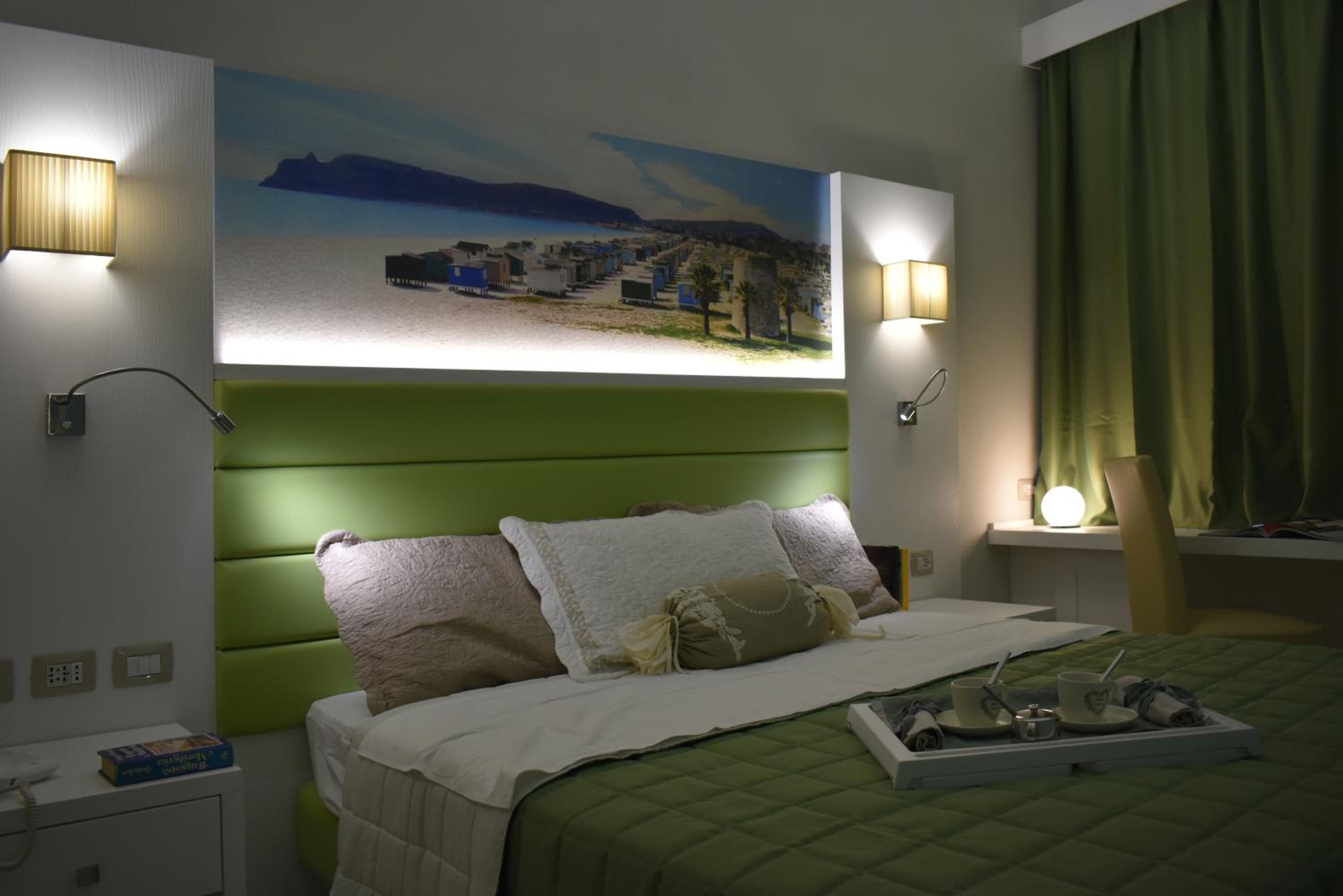 Double or Twin Room with City View photo 1