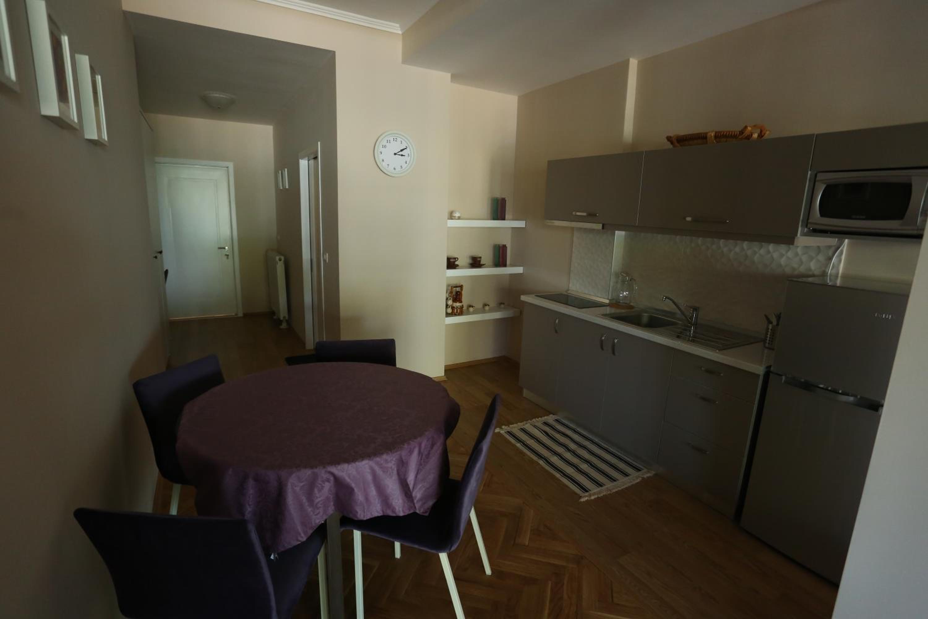 Deluxe Apartment photo 2