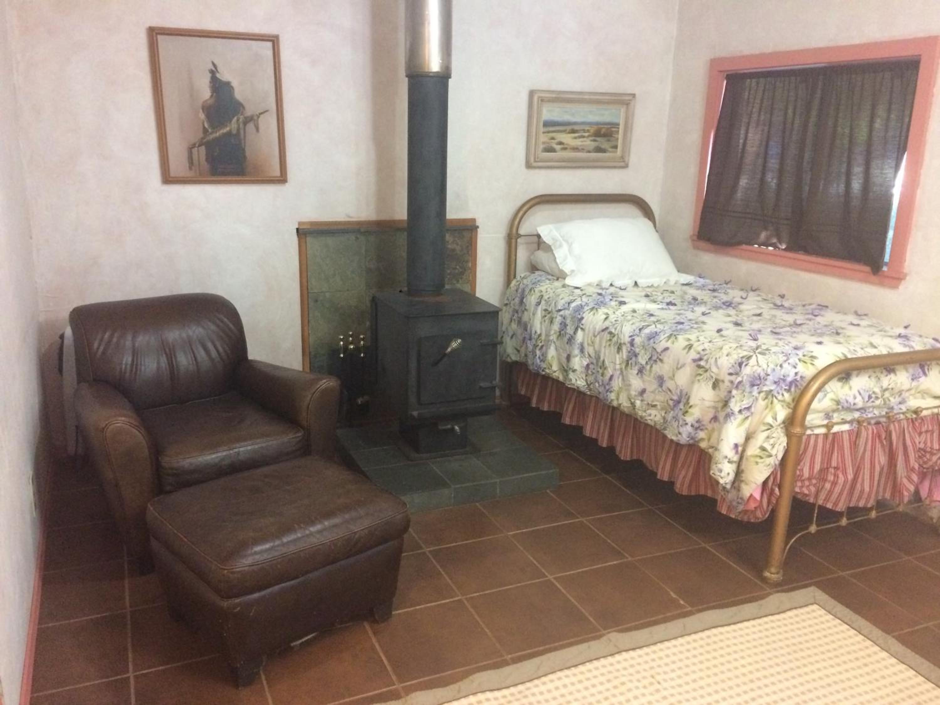 Deluxe Room (2 Adults + 1 Child) photo 2