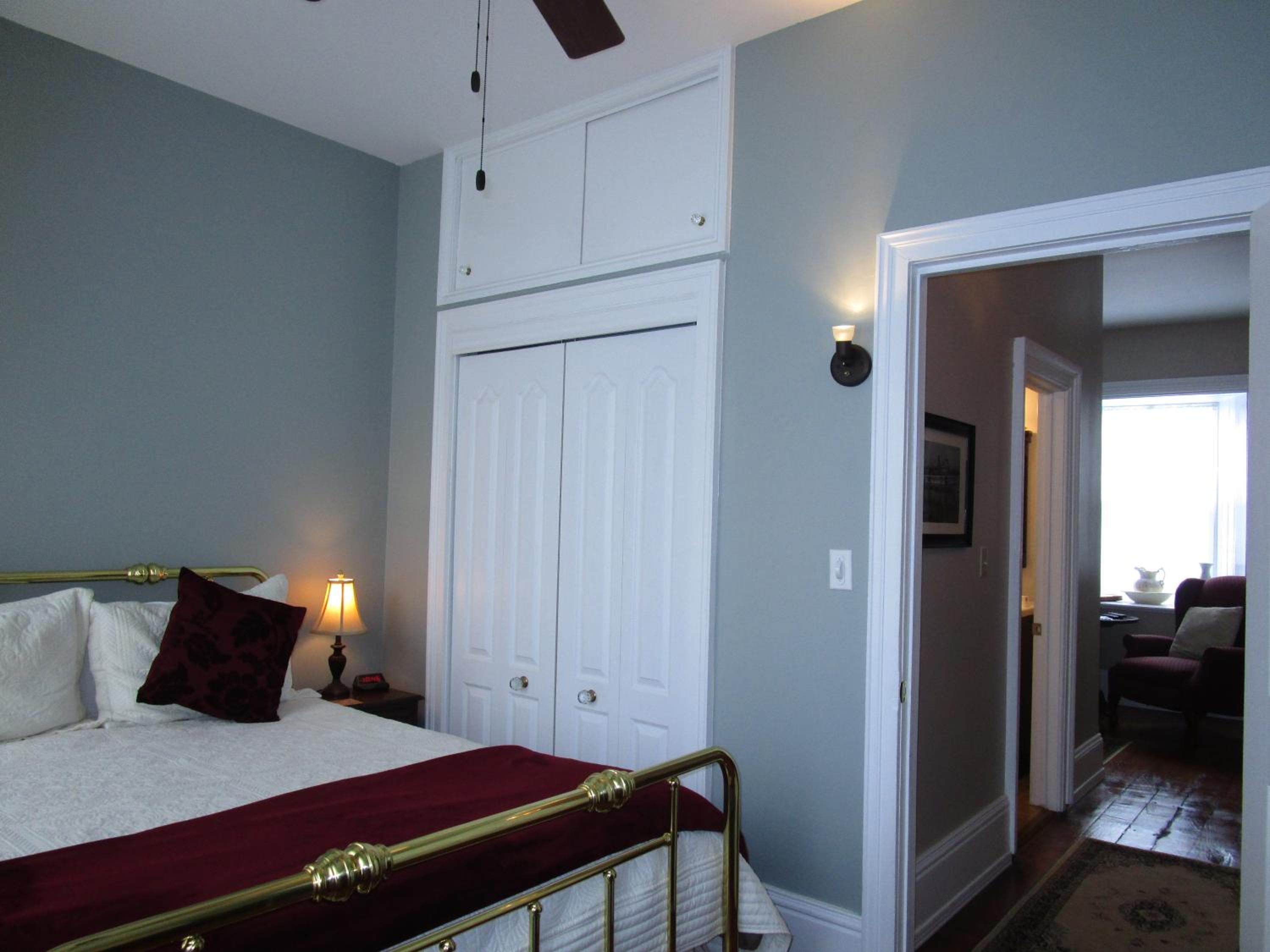 Queen Suite photo 3