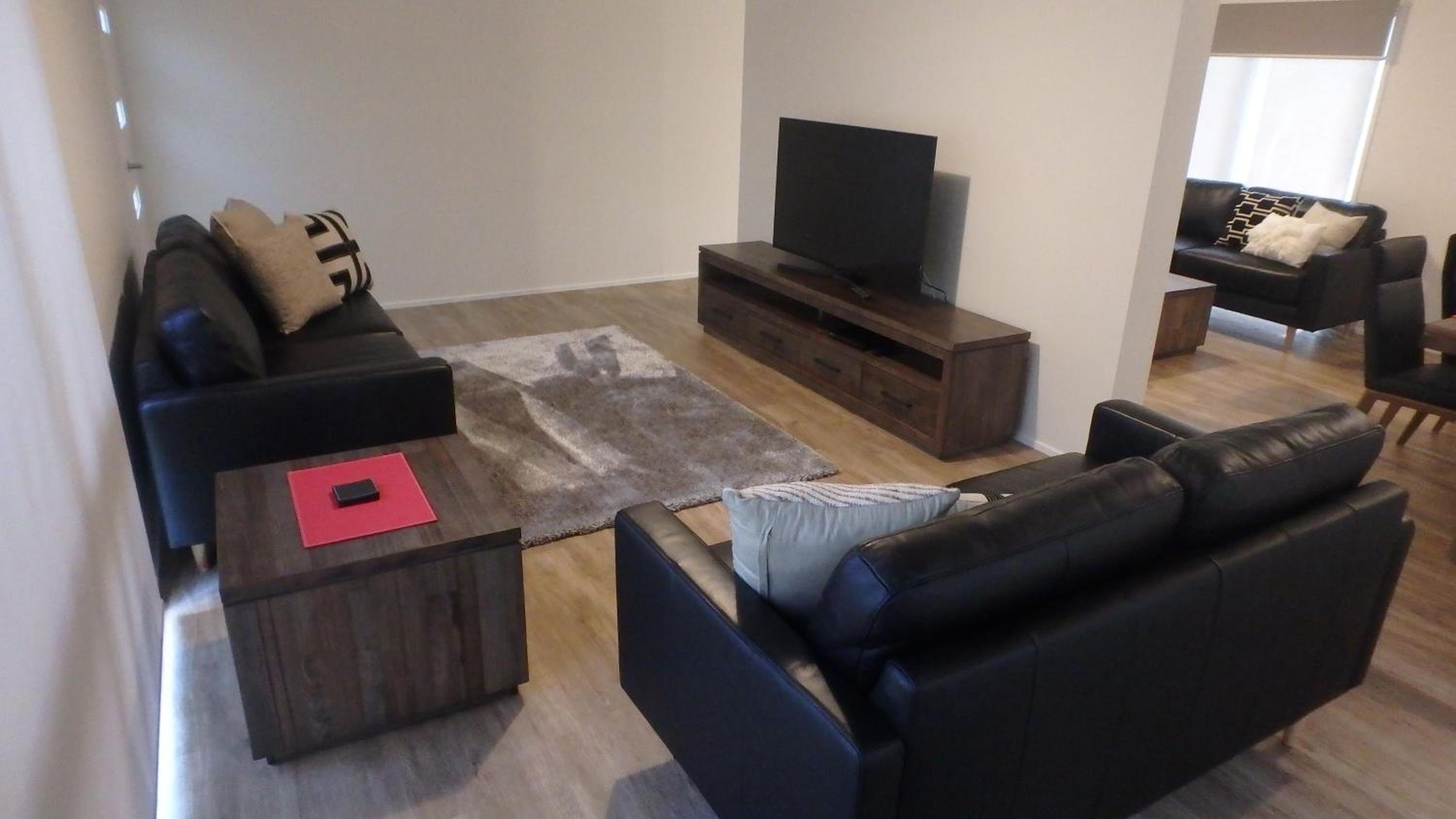 Three-Bedroom House photo 2