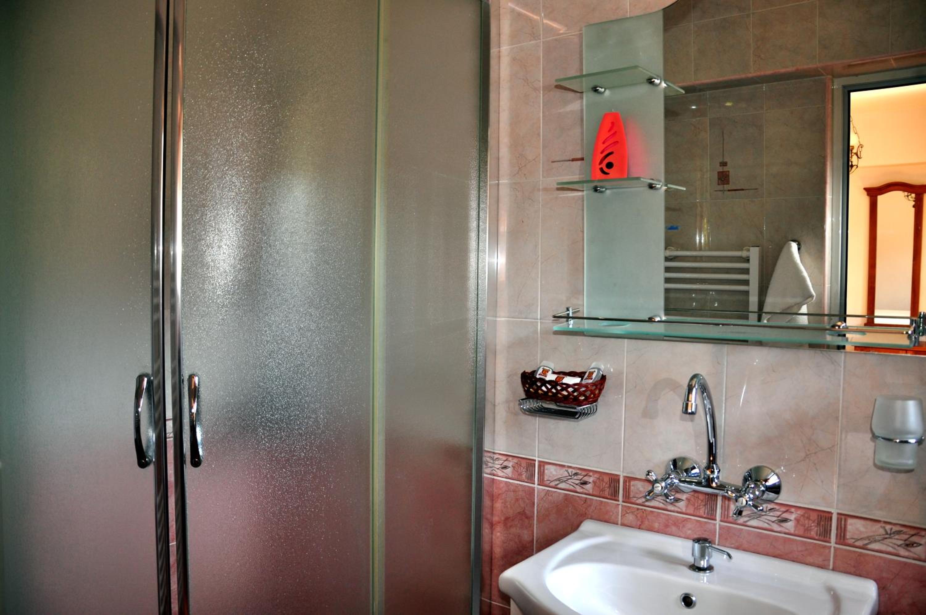 Double Room - Photo 3