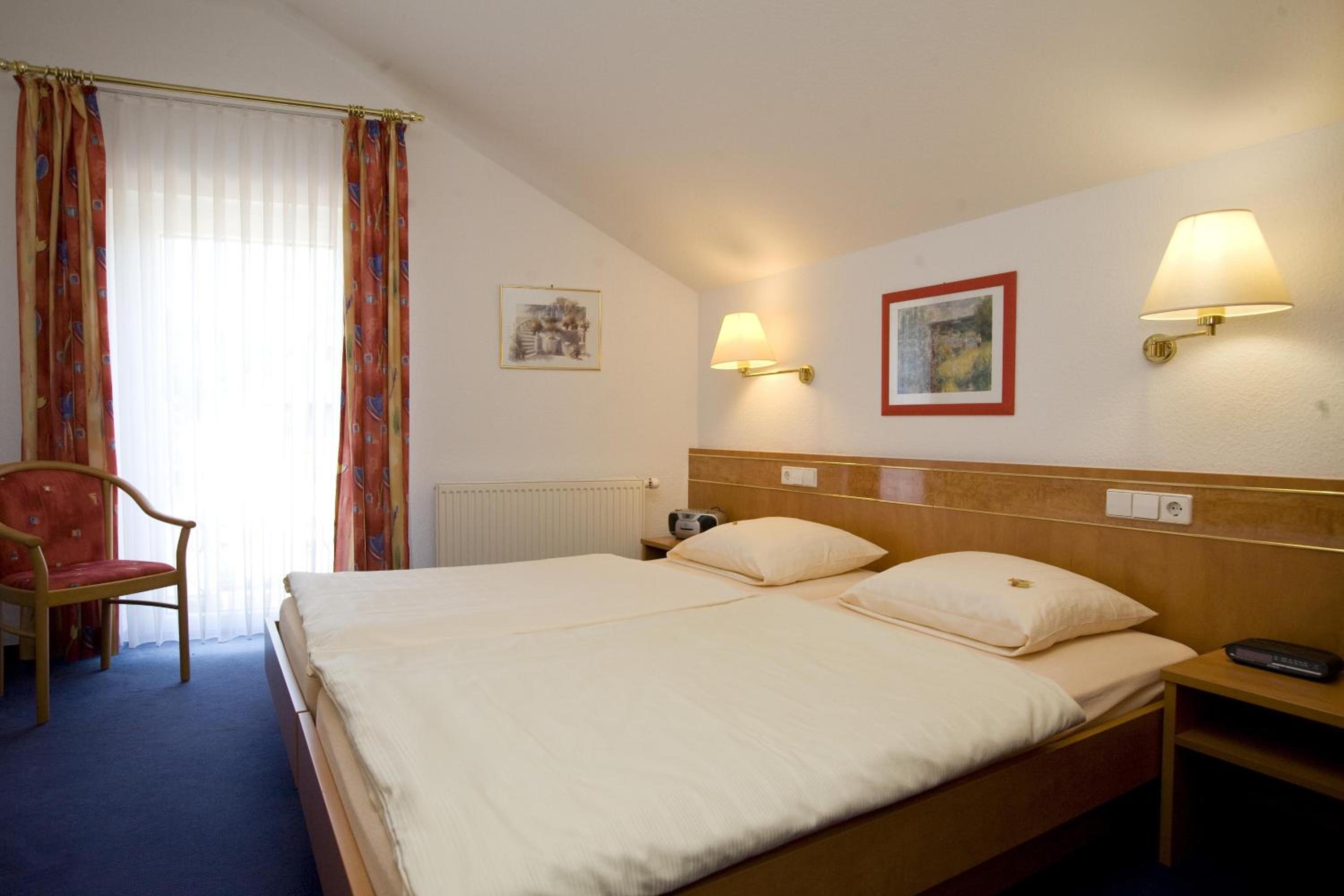 Standard Double Room photo 3