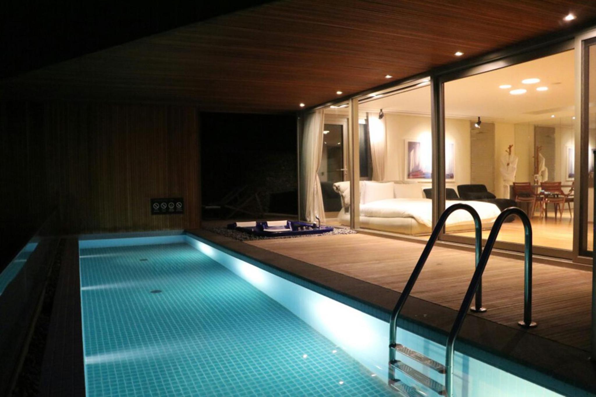 Bay Suite