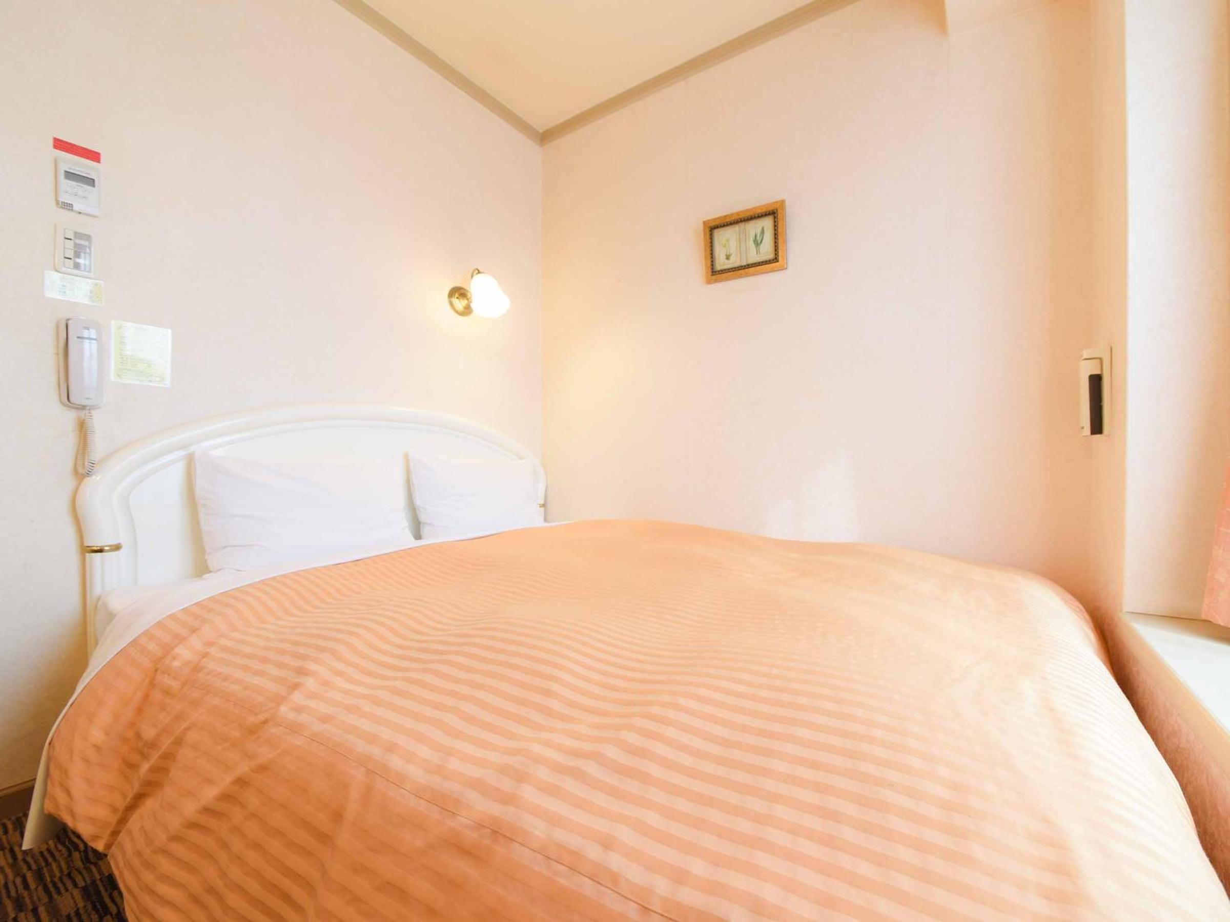Double Room - Non-Smoking  - Photo 18
