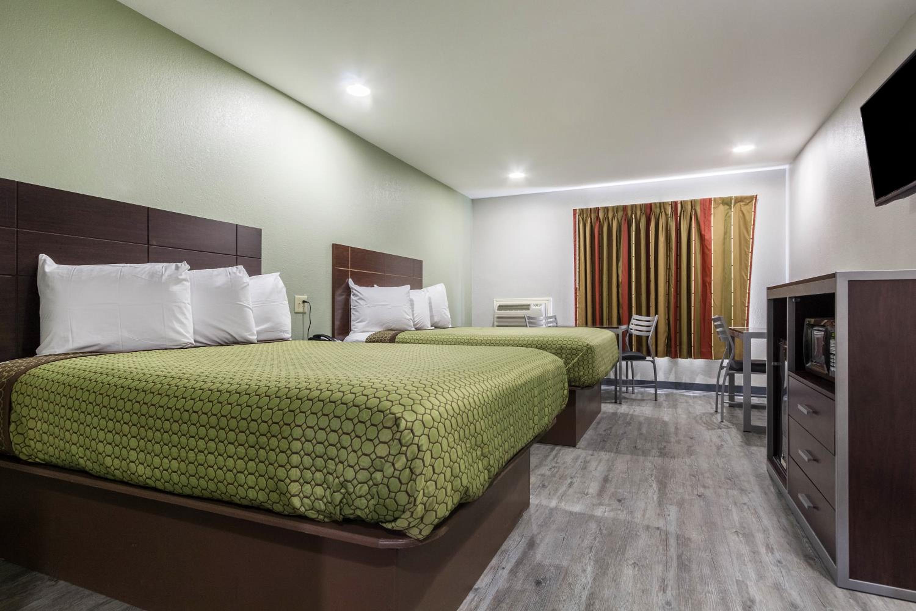 Standard Queen Room with Two Queen Beds