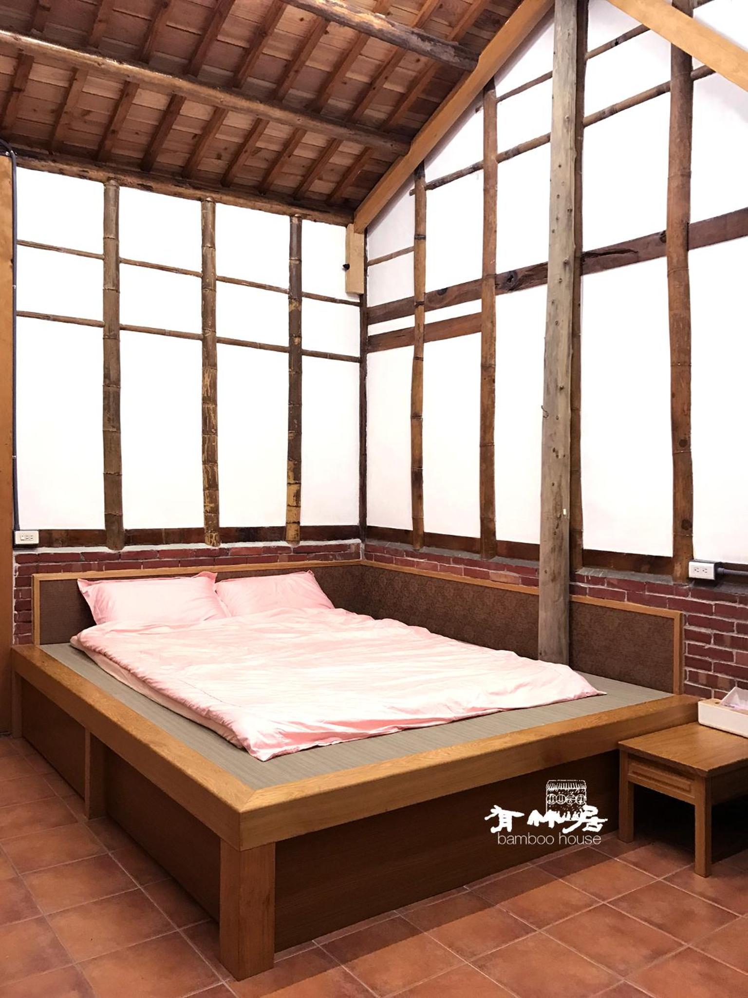 Deluxe Double Room with Bath photo 3