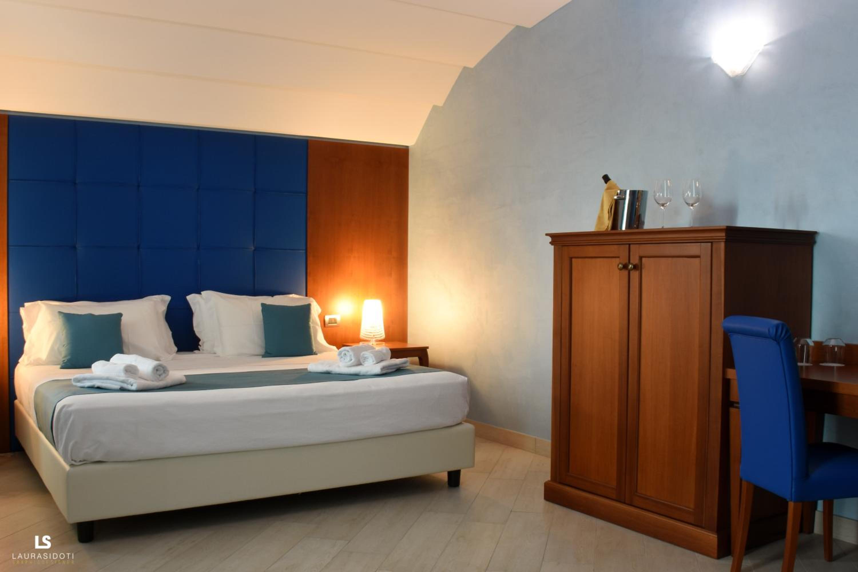 Executive Suite photo 2