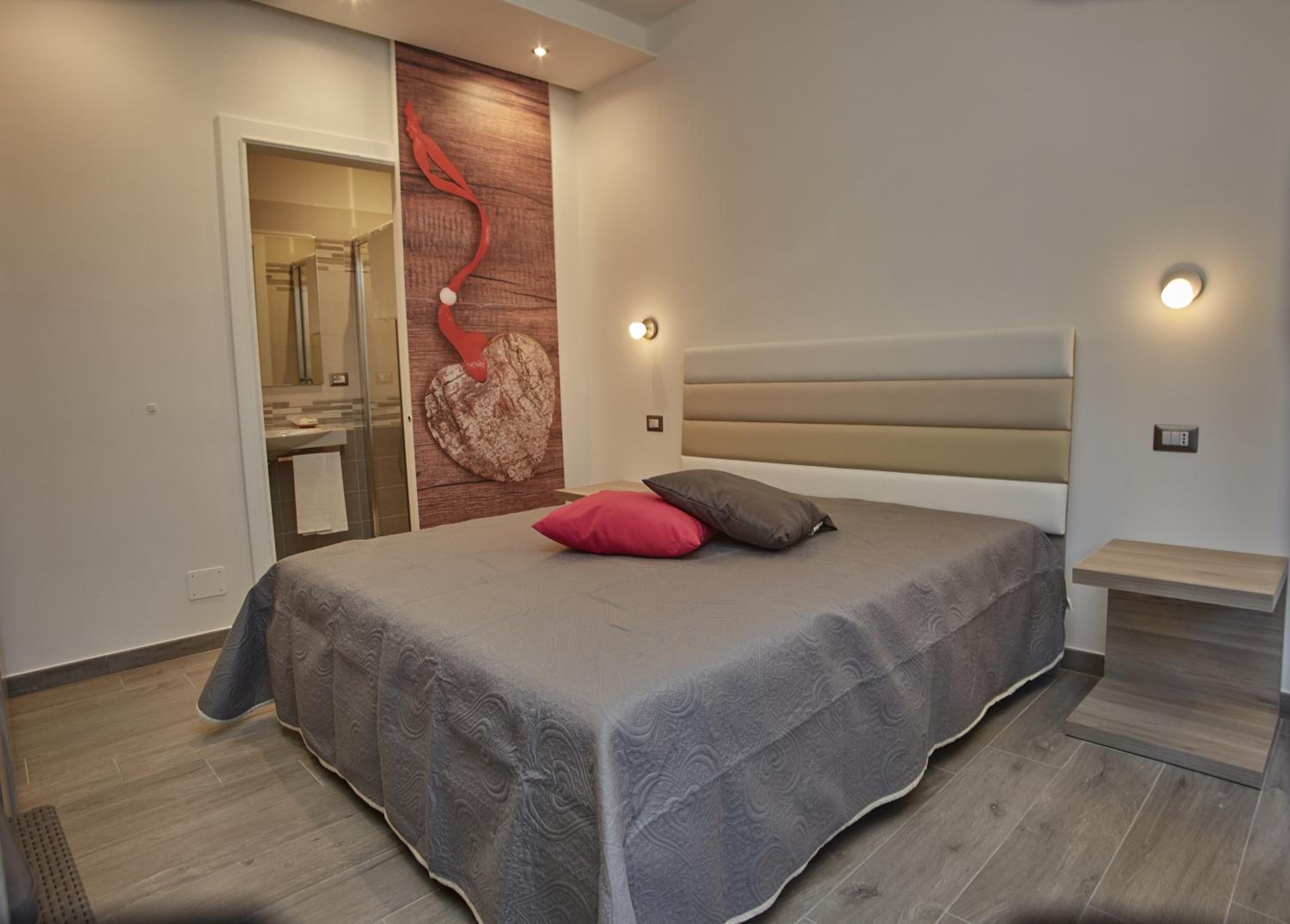Deluxe Room - Photo 3
