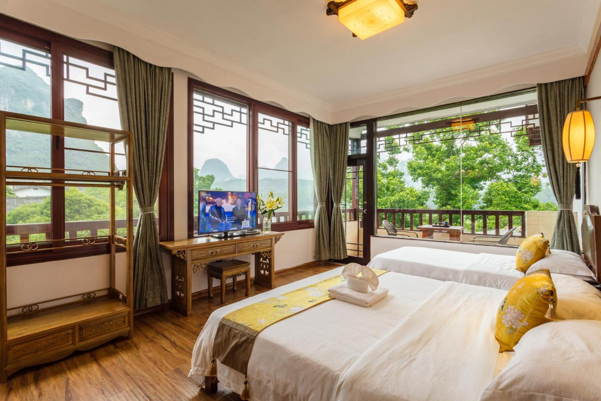 Deluxe Double Room with River View photo 3