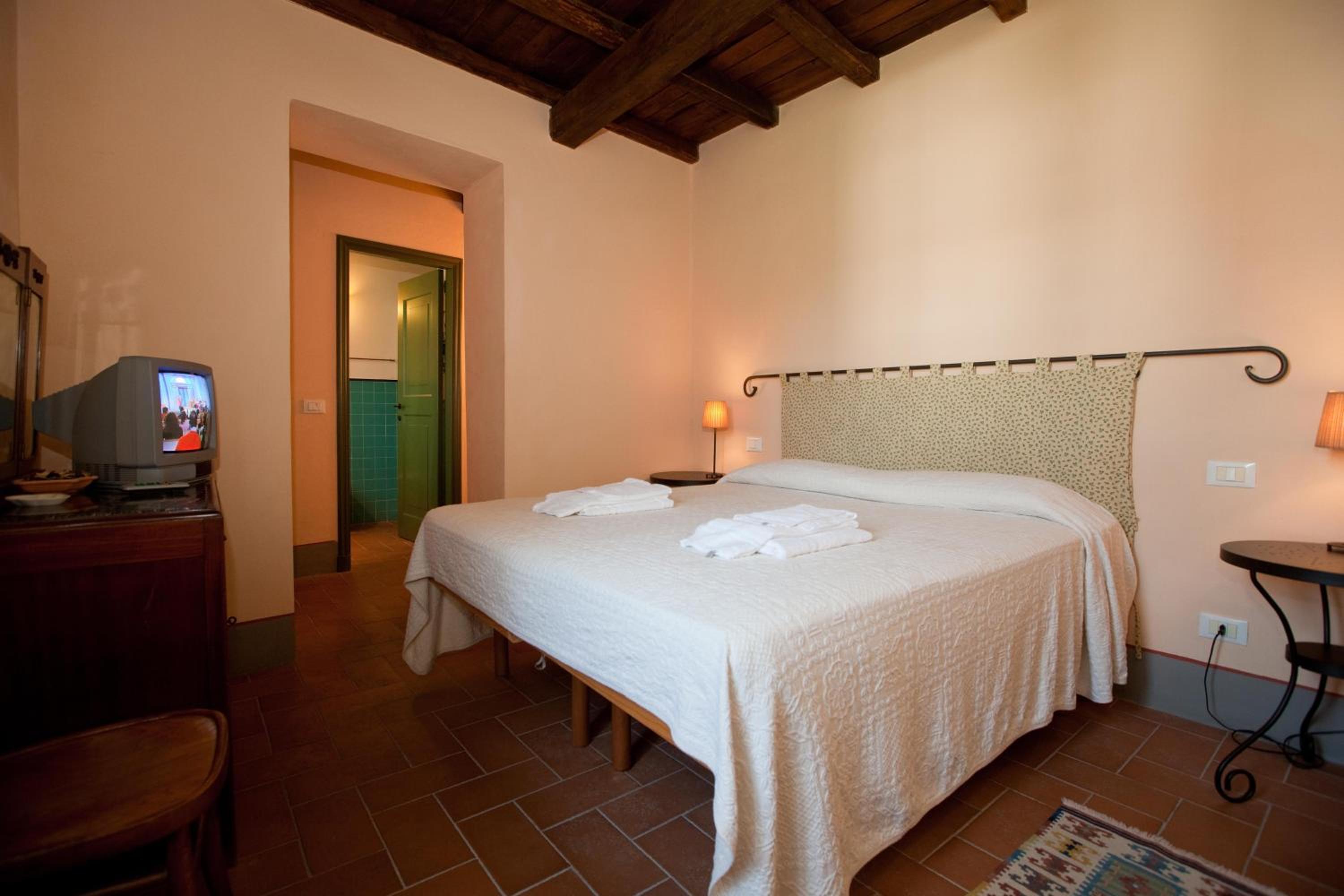 Double or Twin Room - Photo 2