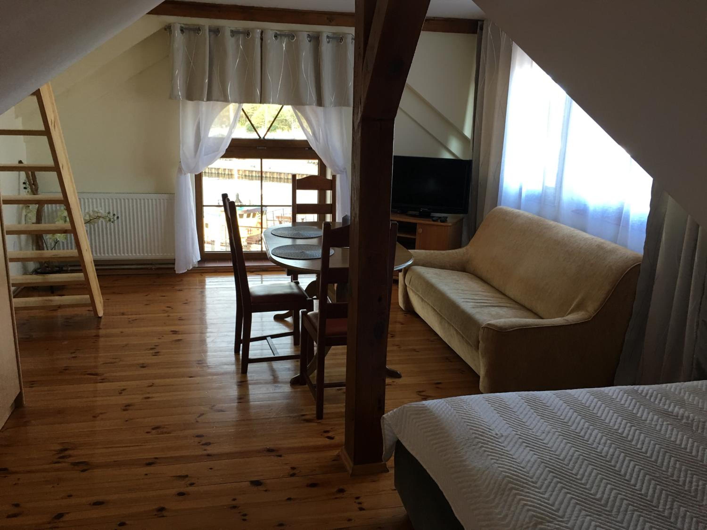Apartment - Split Level photo 3