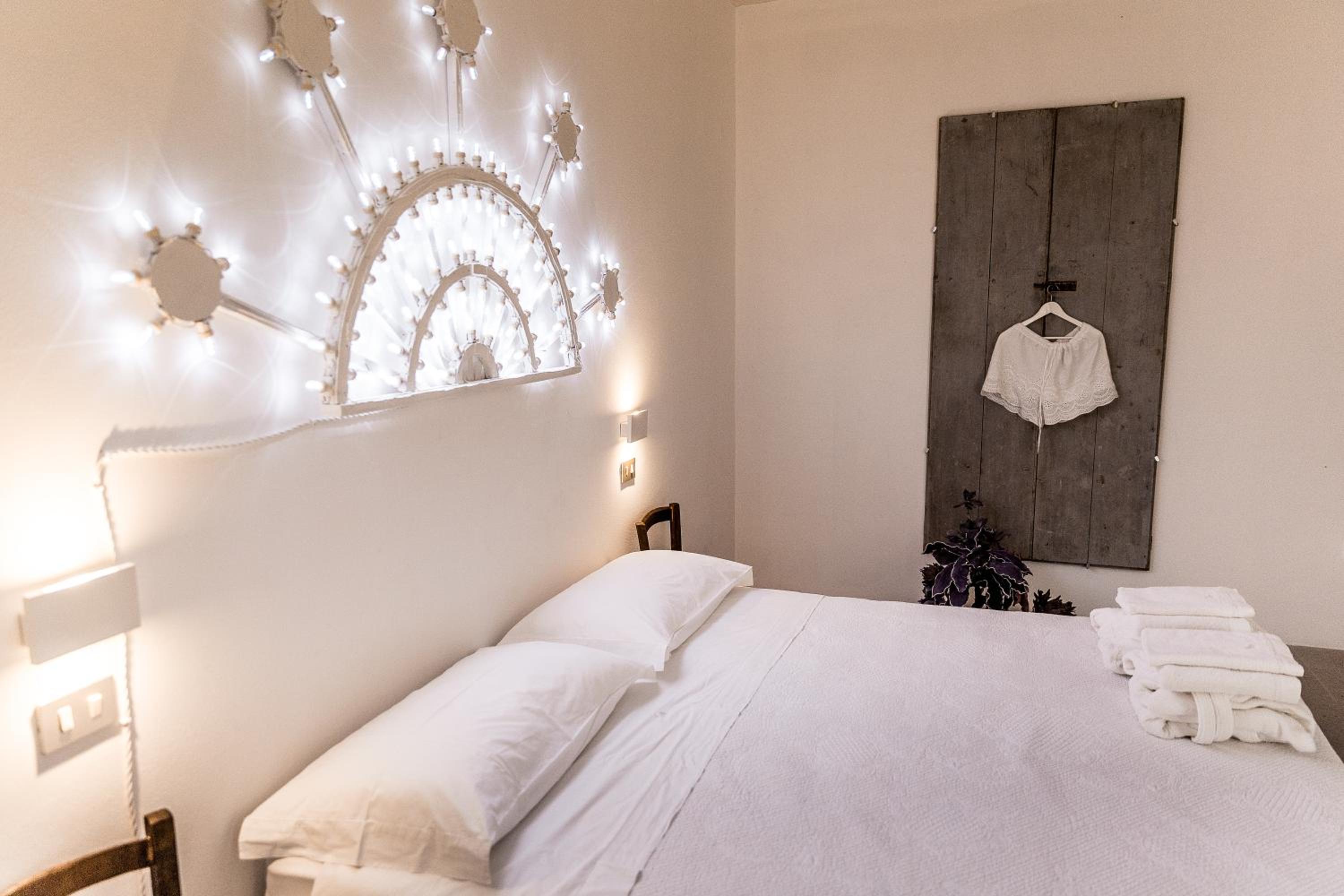 Superior Double Room with Garden View - Photo 11