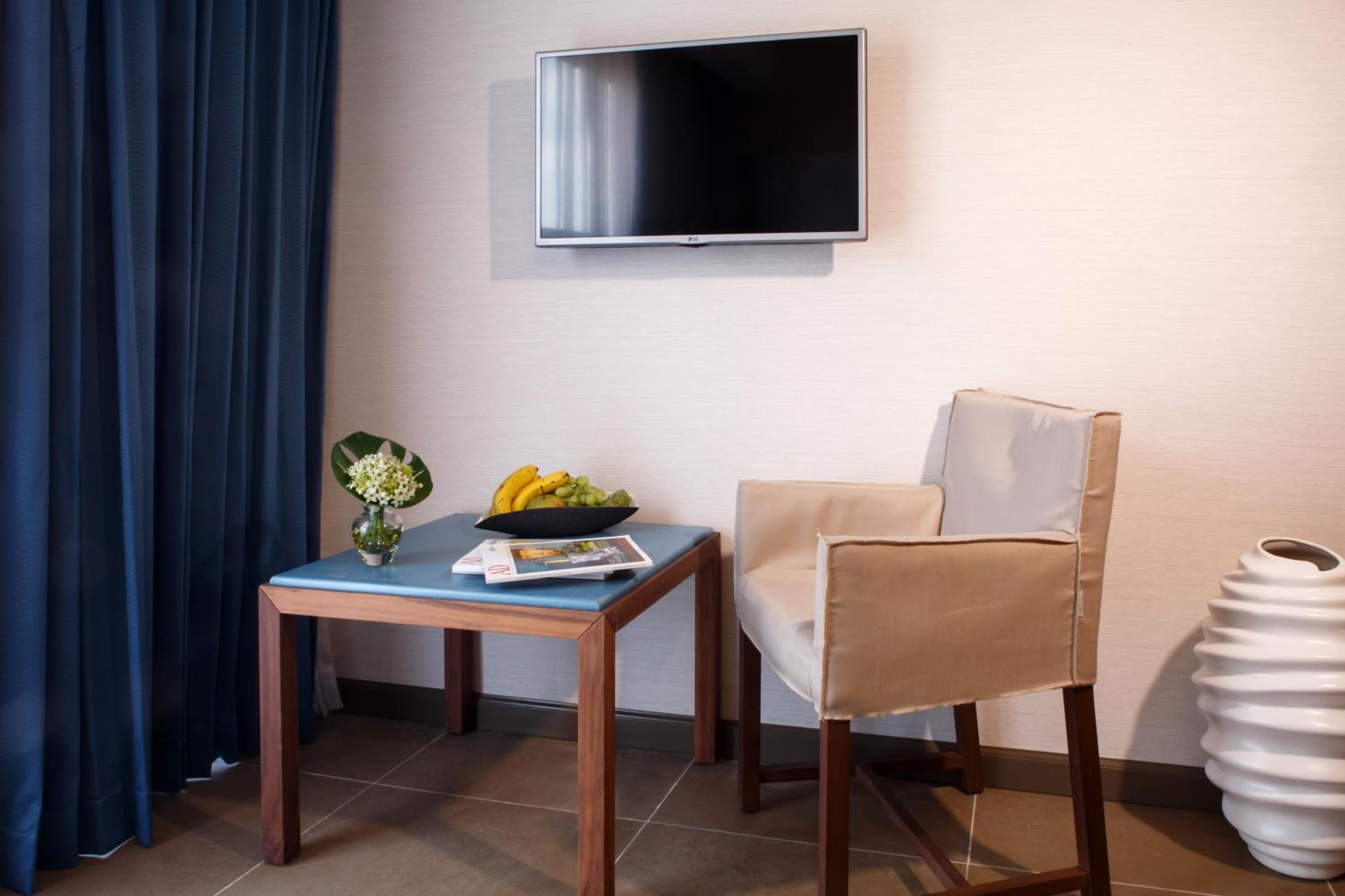 Standard Single Room Side View photo 3