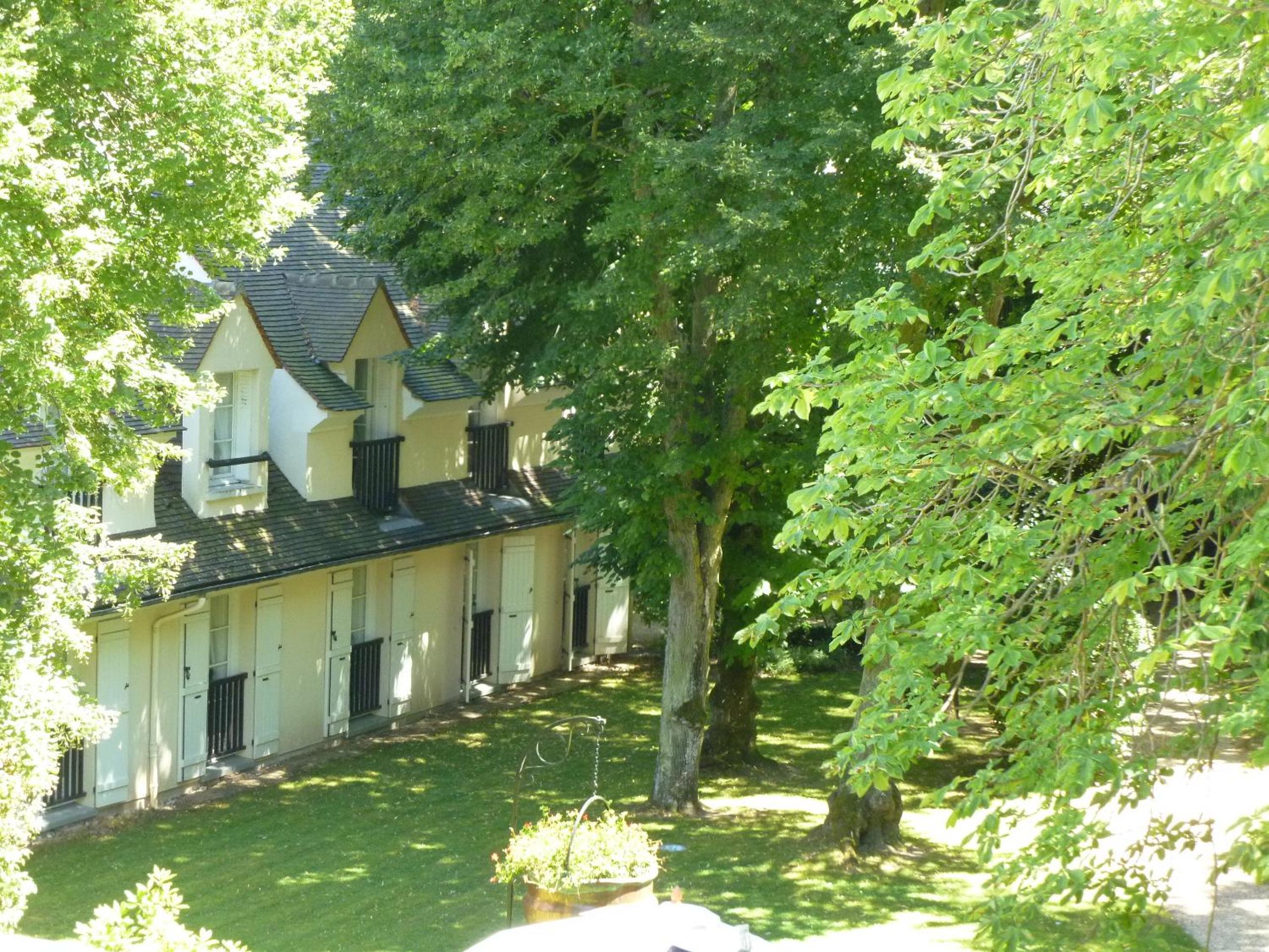 Suite - Photo 13