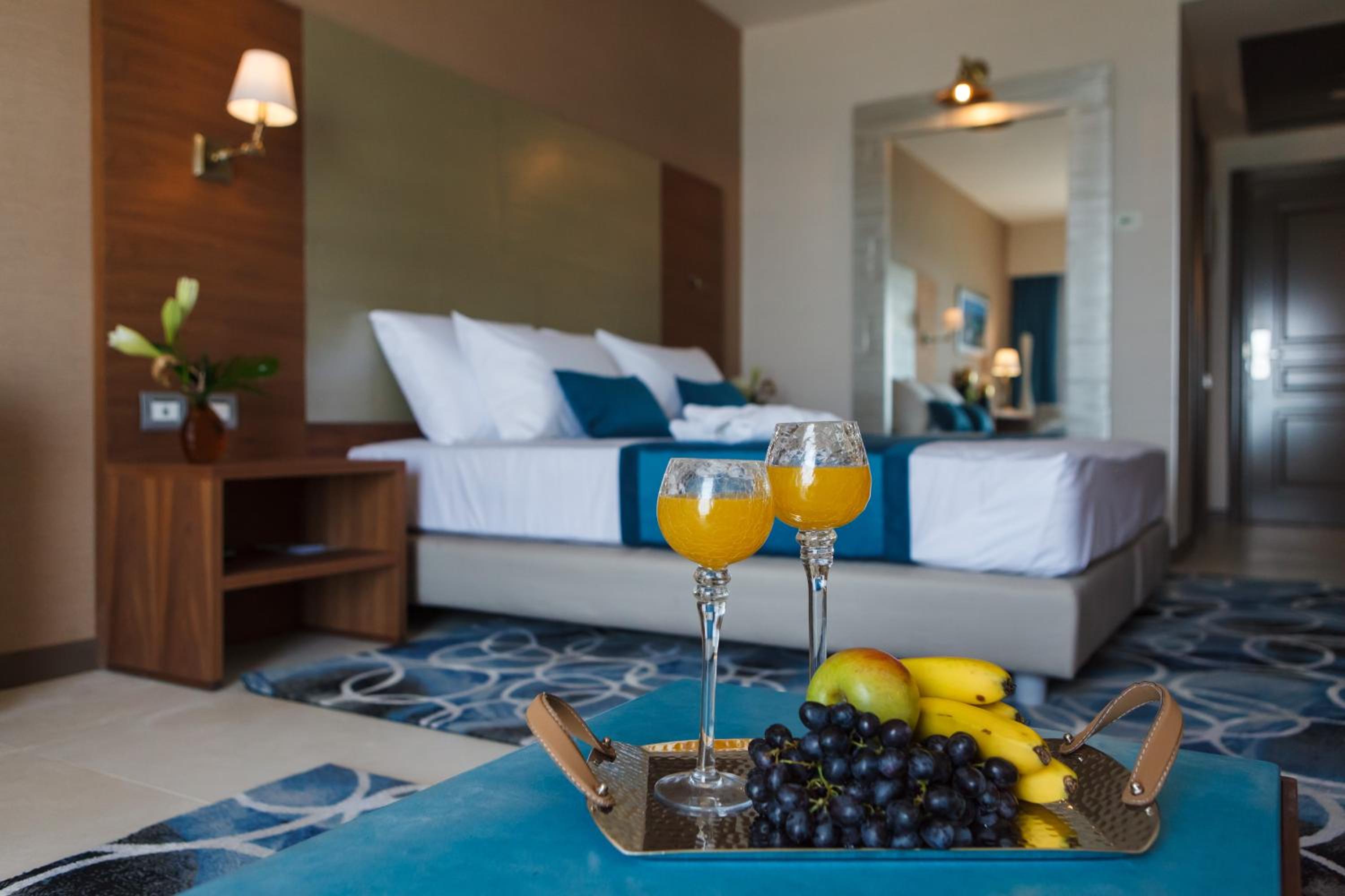 Deluxe Double Room with Balcony and Sea View photo 1