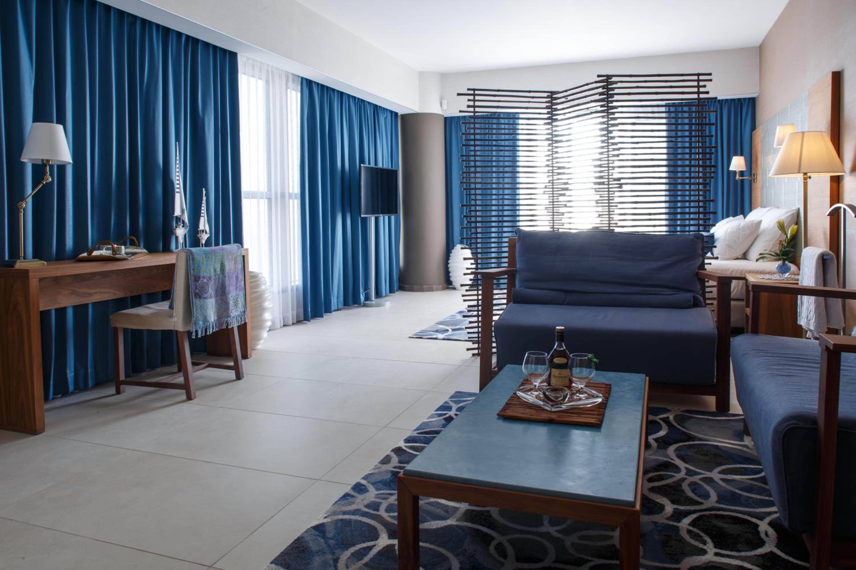 Panoramic Deluxe Double Room with Balcony and Sea View photo 2