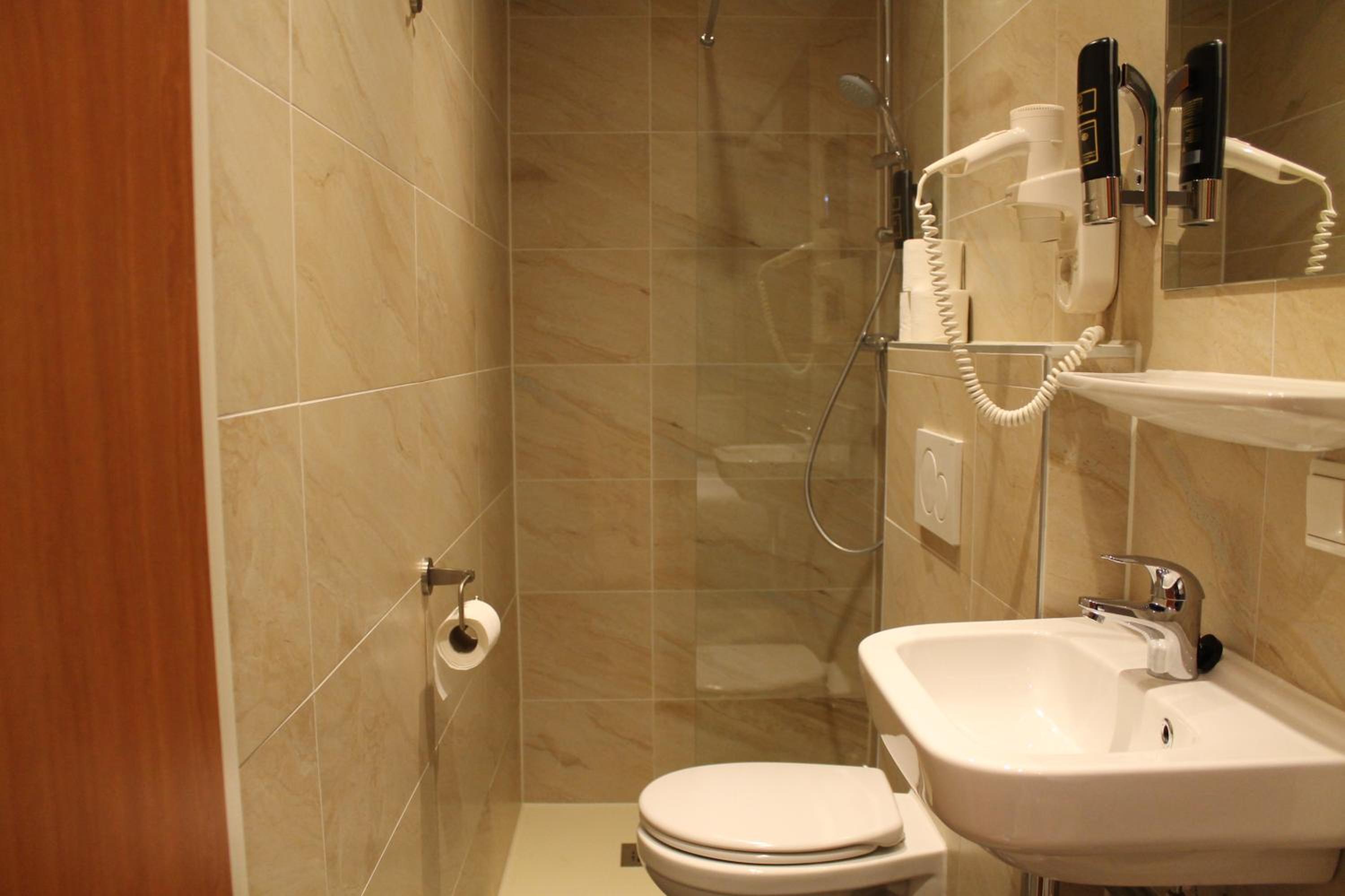 Twin Room - Basement