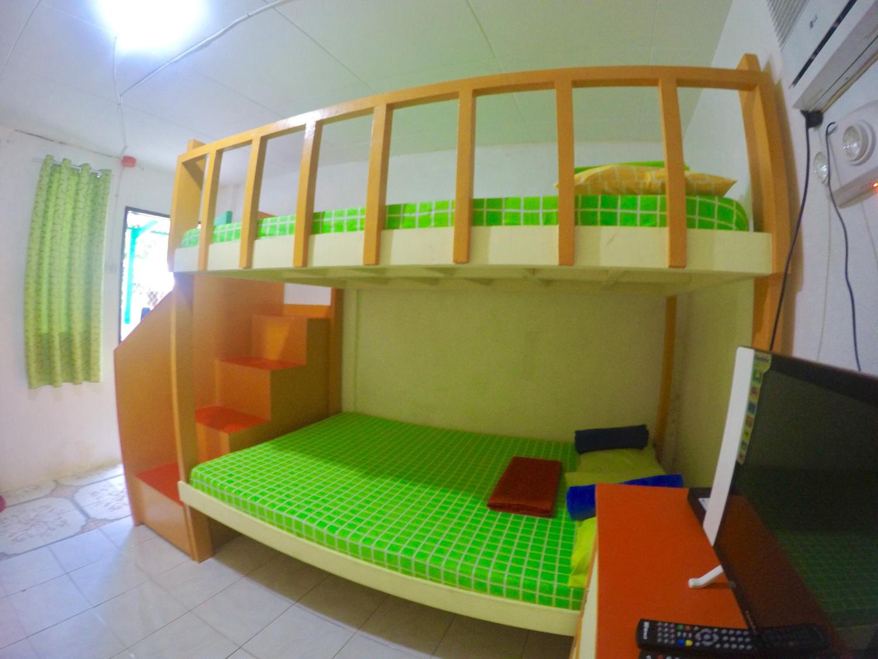 Mixed Dormitory Room photo 3