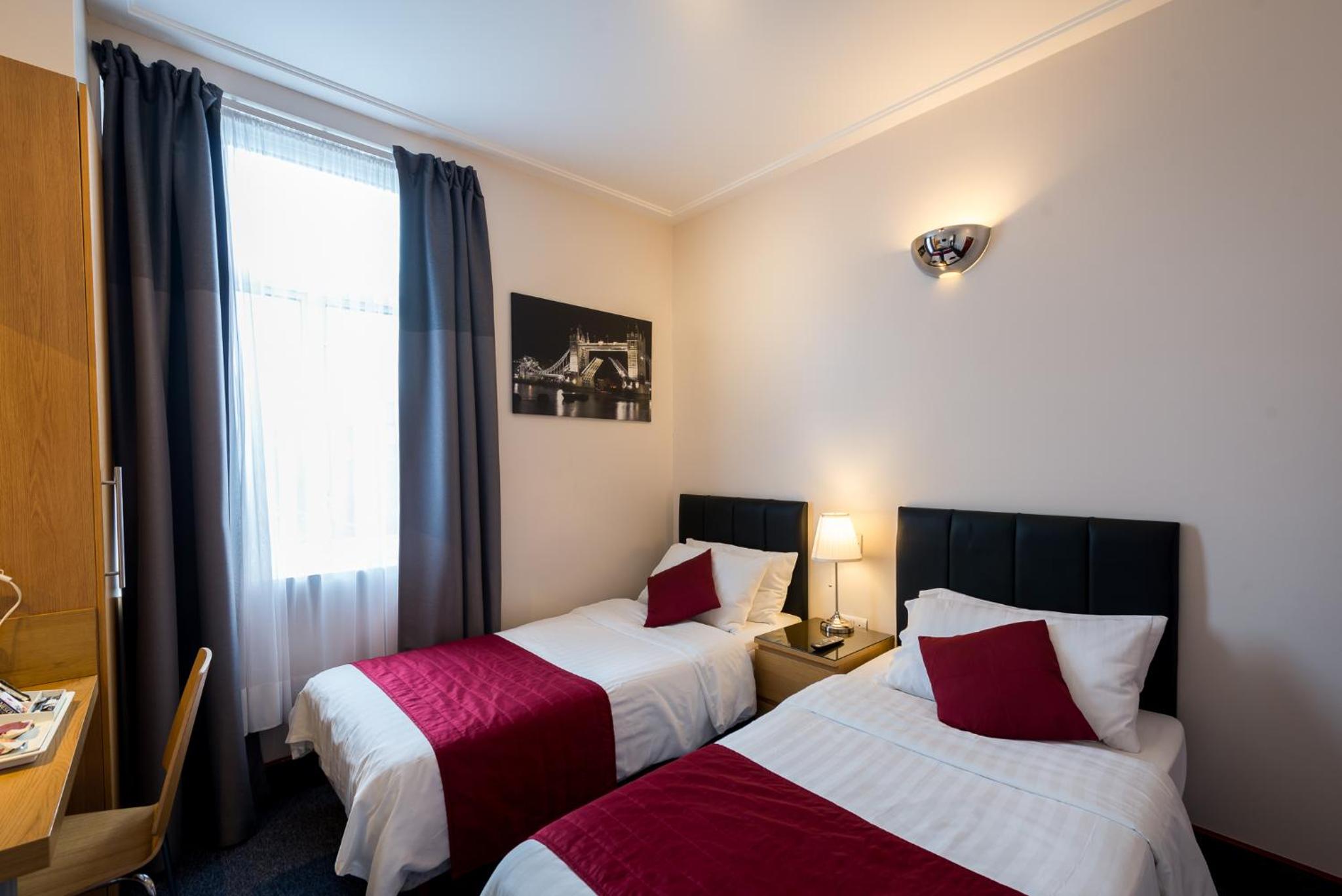 En-suite Twin Room photo 3