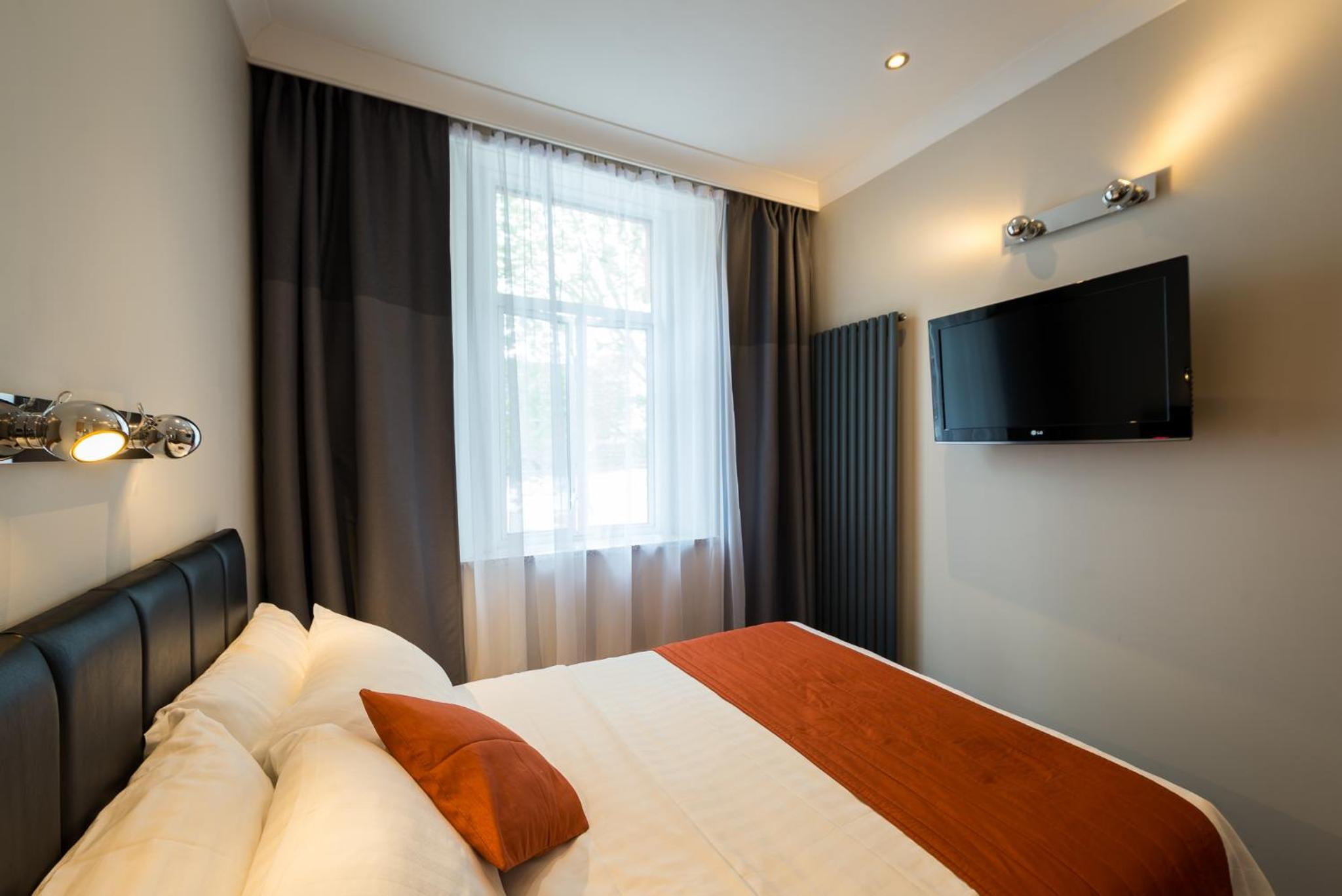 En-Suite Double Room photo 3