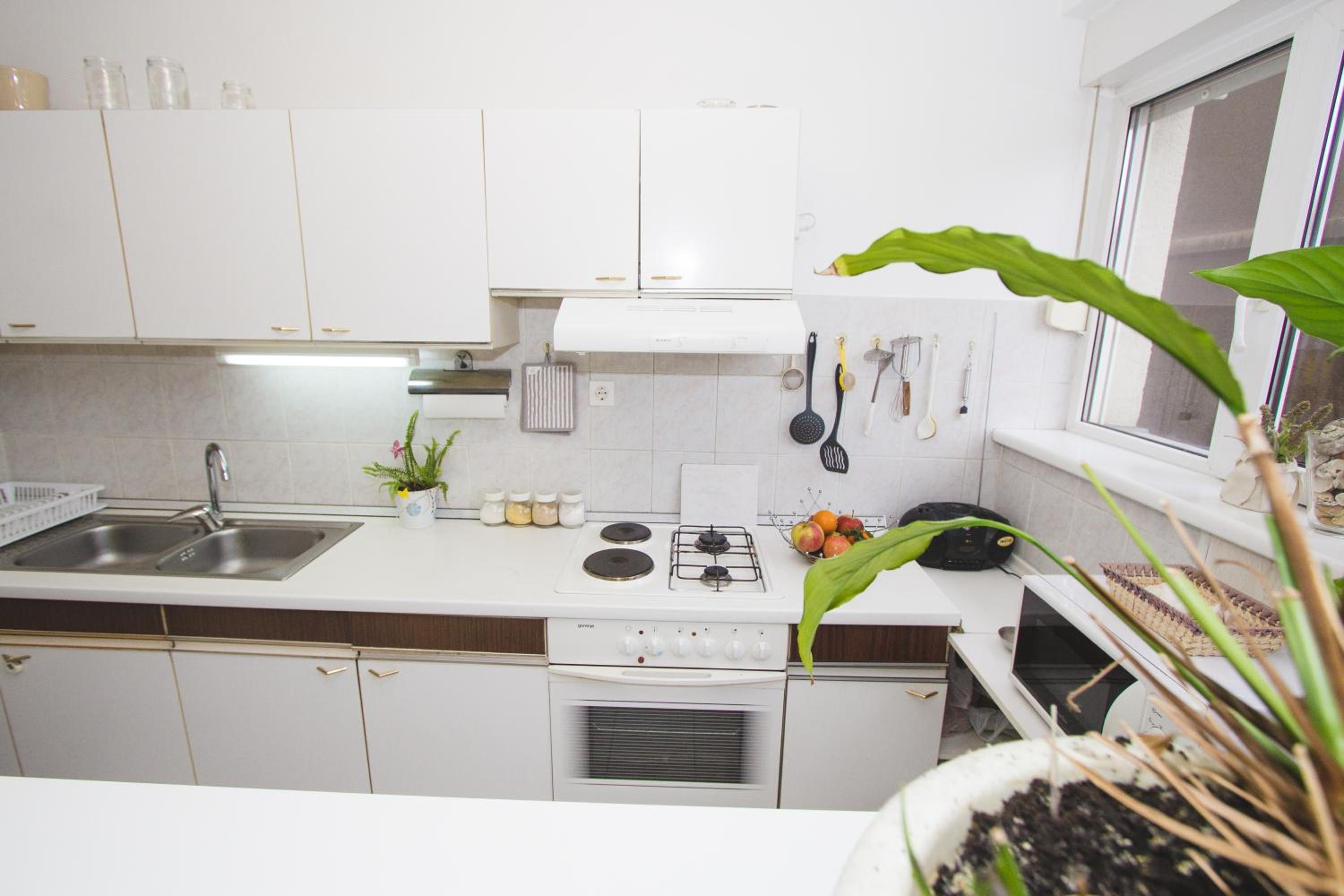 Two-Bedroom Apartment - Photo 4