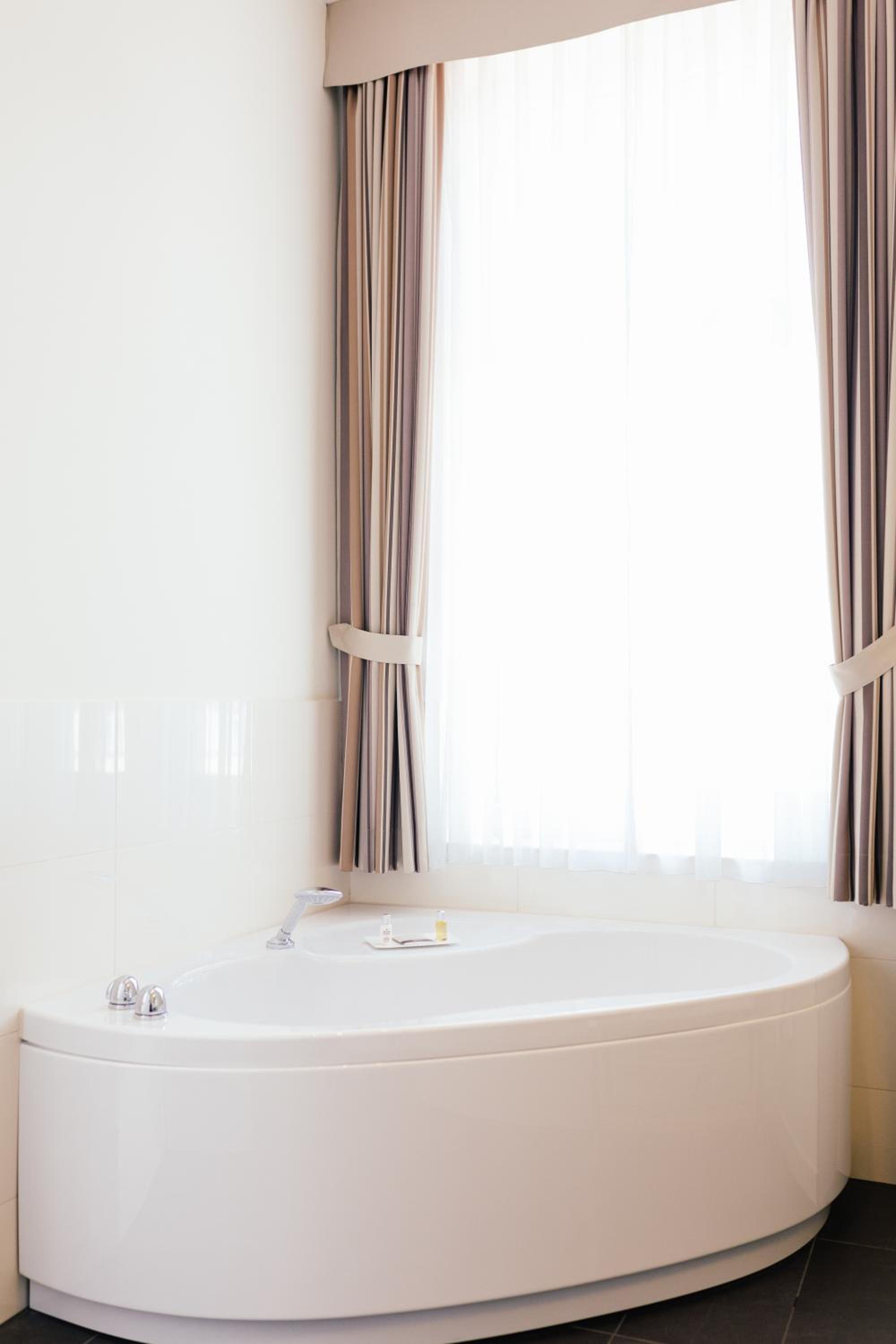 Suite - Photo 4